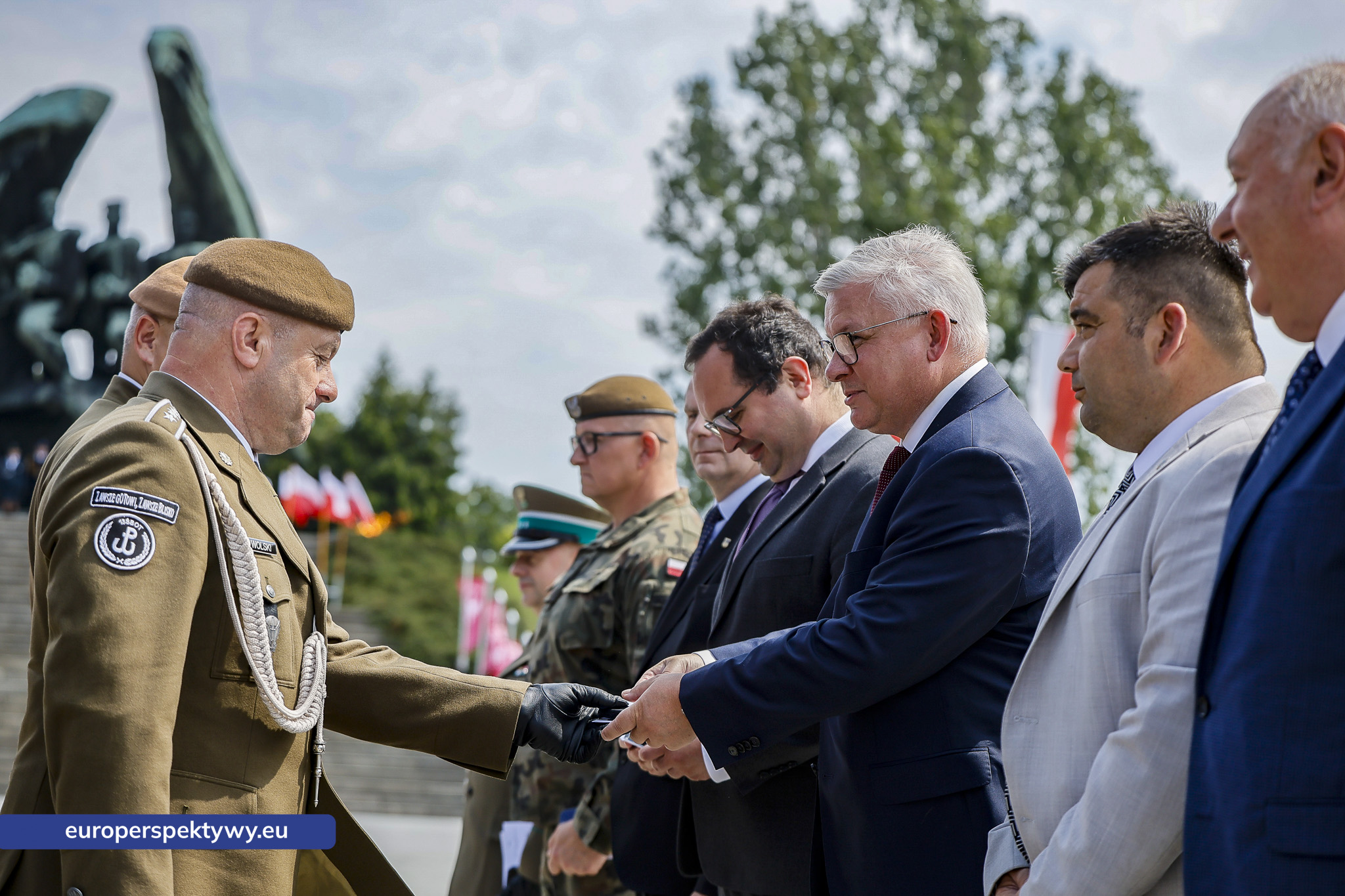 Europerspektywy-172 Europerspektywy Wojewódzkie Obchody Święta Wojska Polskiego w Katowicach – defilada, apel i piknik militarny