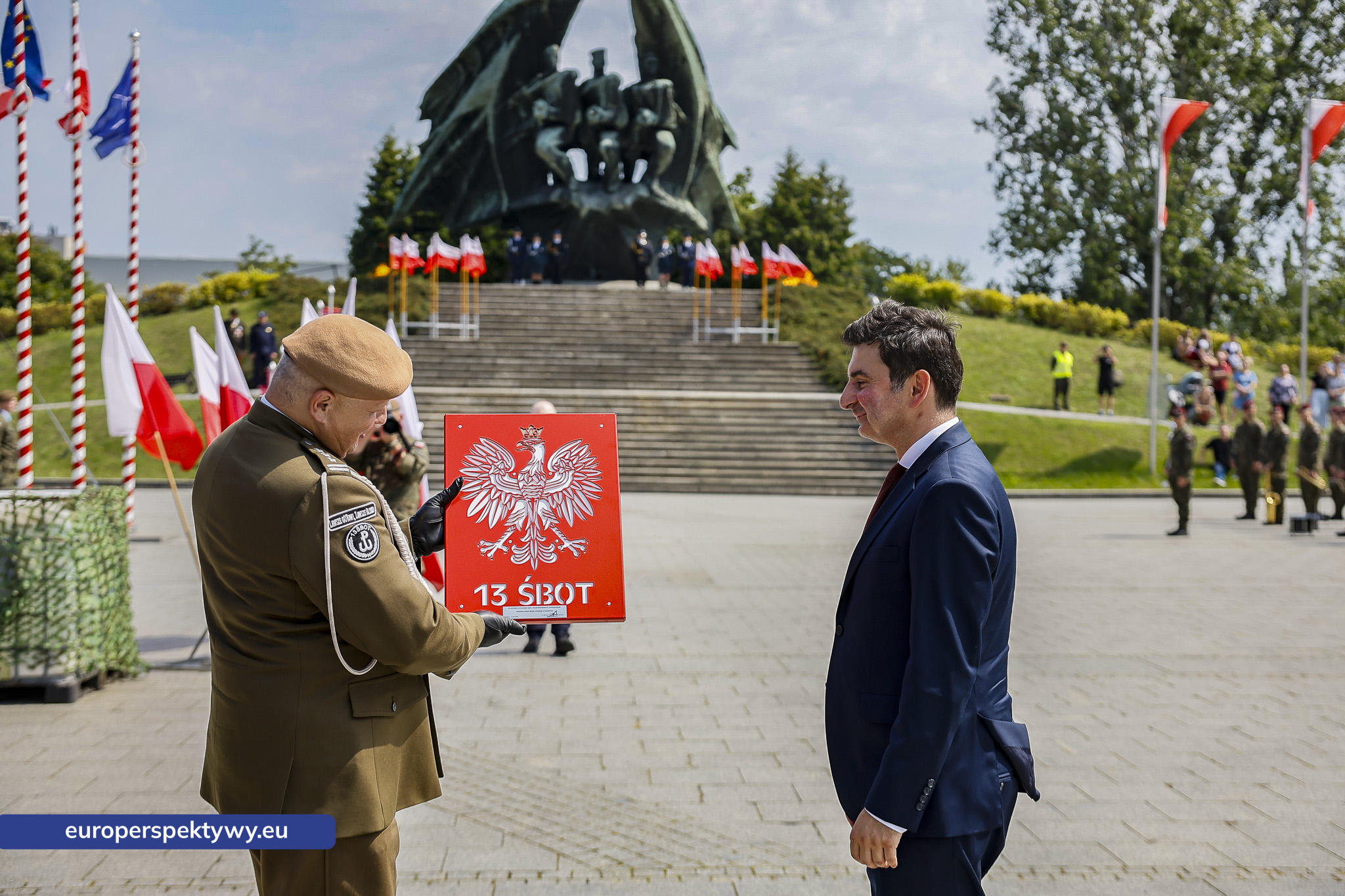 Europerspektywy-183 Europerspektywy Wojewódzkie Obchody Święta Wojska Polskiego w Katowicach – defilada, apel i piknik militarny