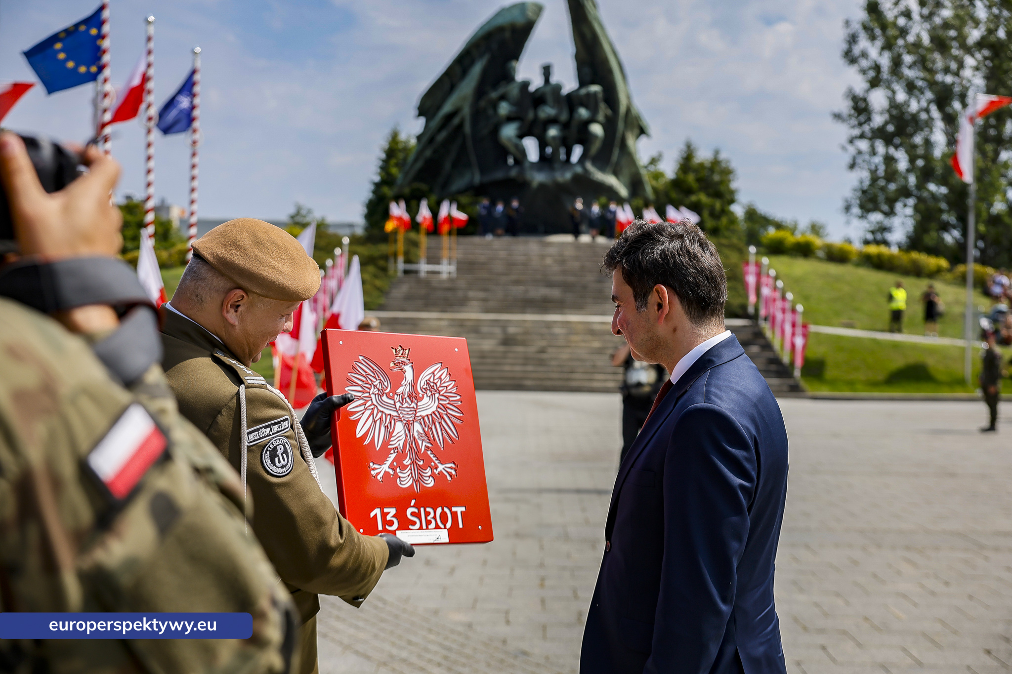 Europerspektywy-184 Europerspektywy Wojewódzkie Obchody Święta Wojska Polskiego w Katowicach – defilada, apel i piknik militarny