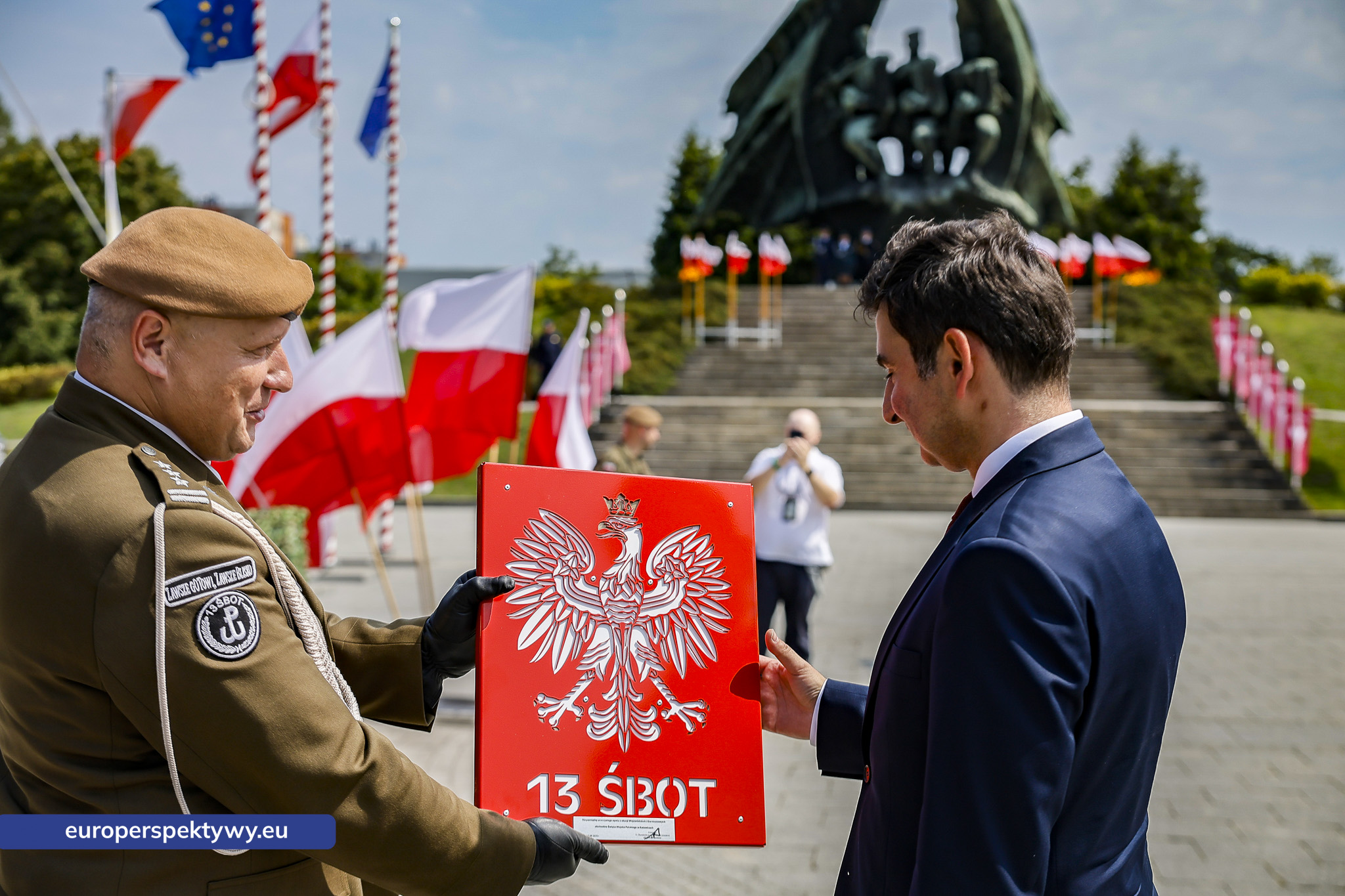 Europerspektywy-185 Europerspektywy Wojewódzkie Obchody Święta Wojska Polskiego w Katowicach – defilada, apel i piknik militarny