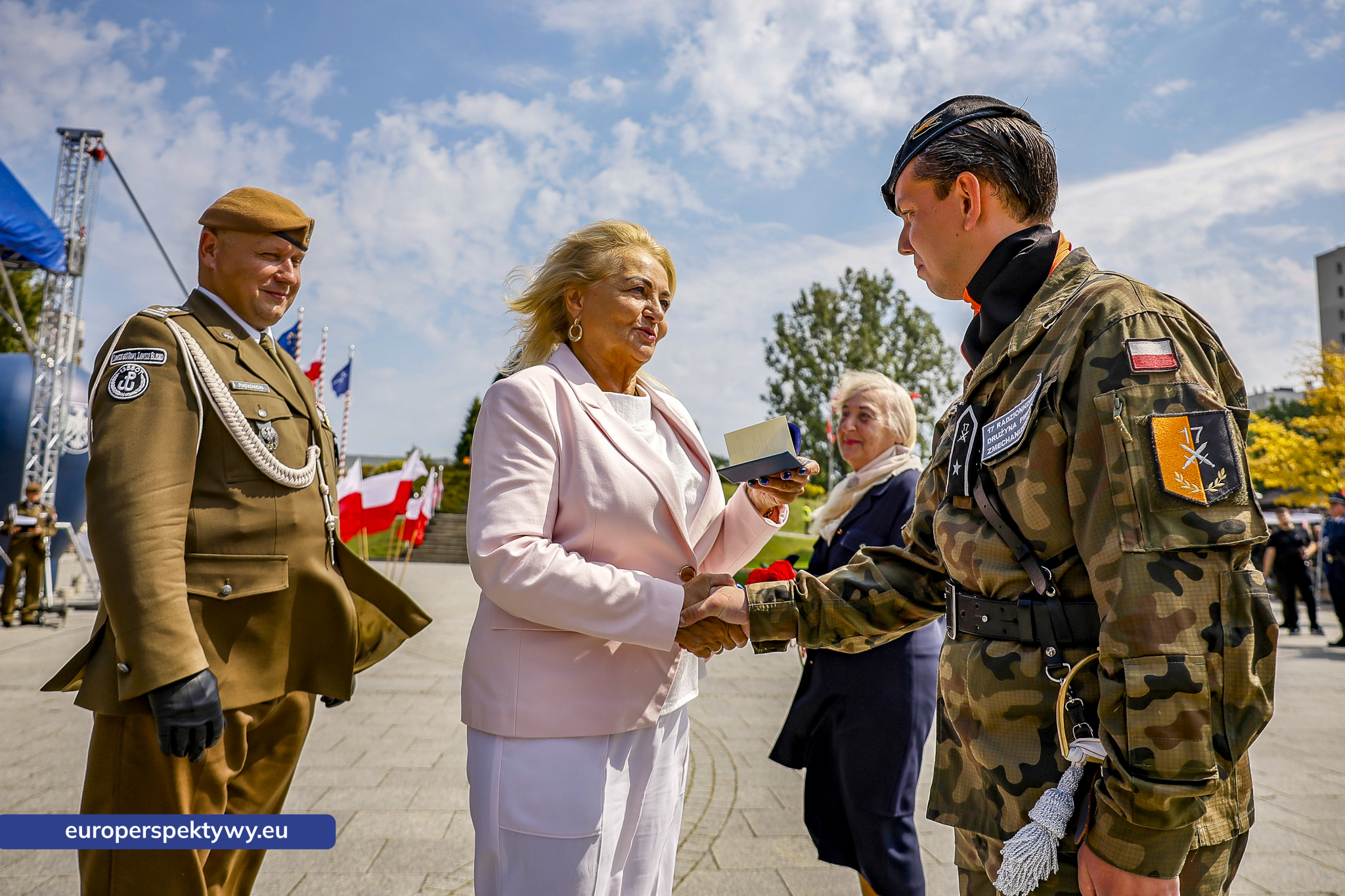 Europerspektywy-200 Europerspektywy Wojewódzkie Obchody Święta Wojska Polskiego w Katowicach – defilada, apel i piknik militarny