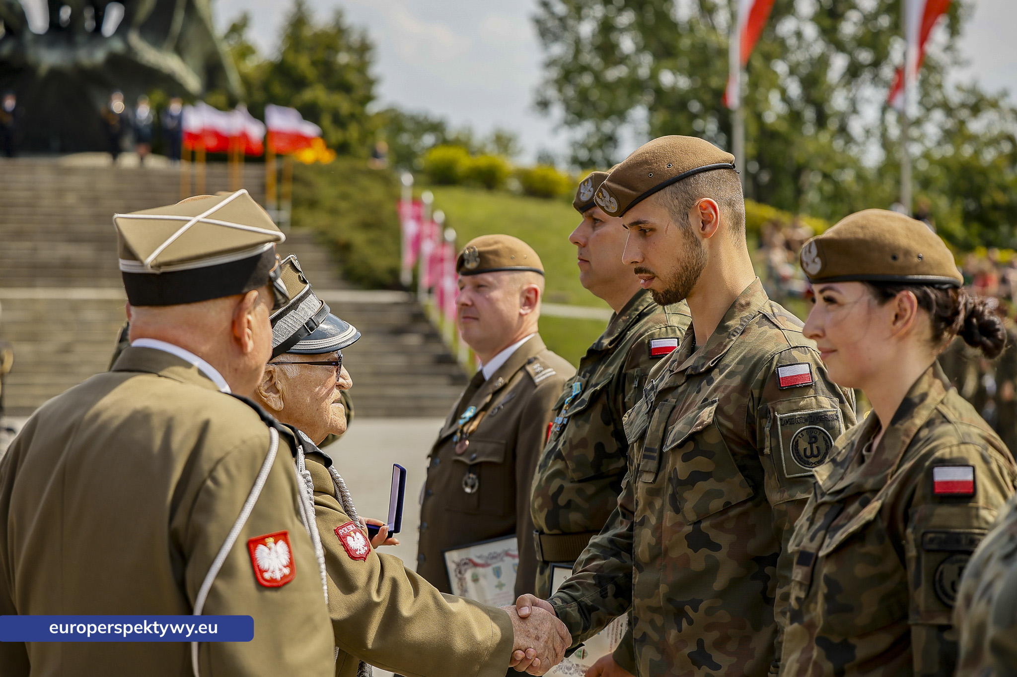 Europerspektywy-206 Europerspektywy Wojewódzkie Obchody Święta Wojska Polskiego w Katowicach – defilada, apel i piknik militarny