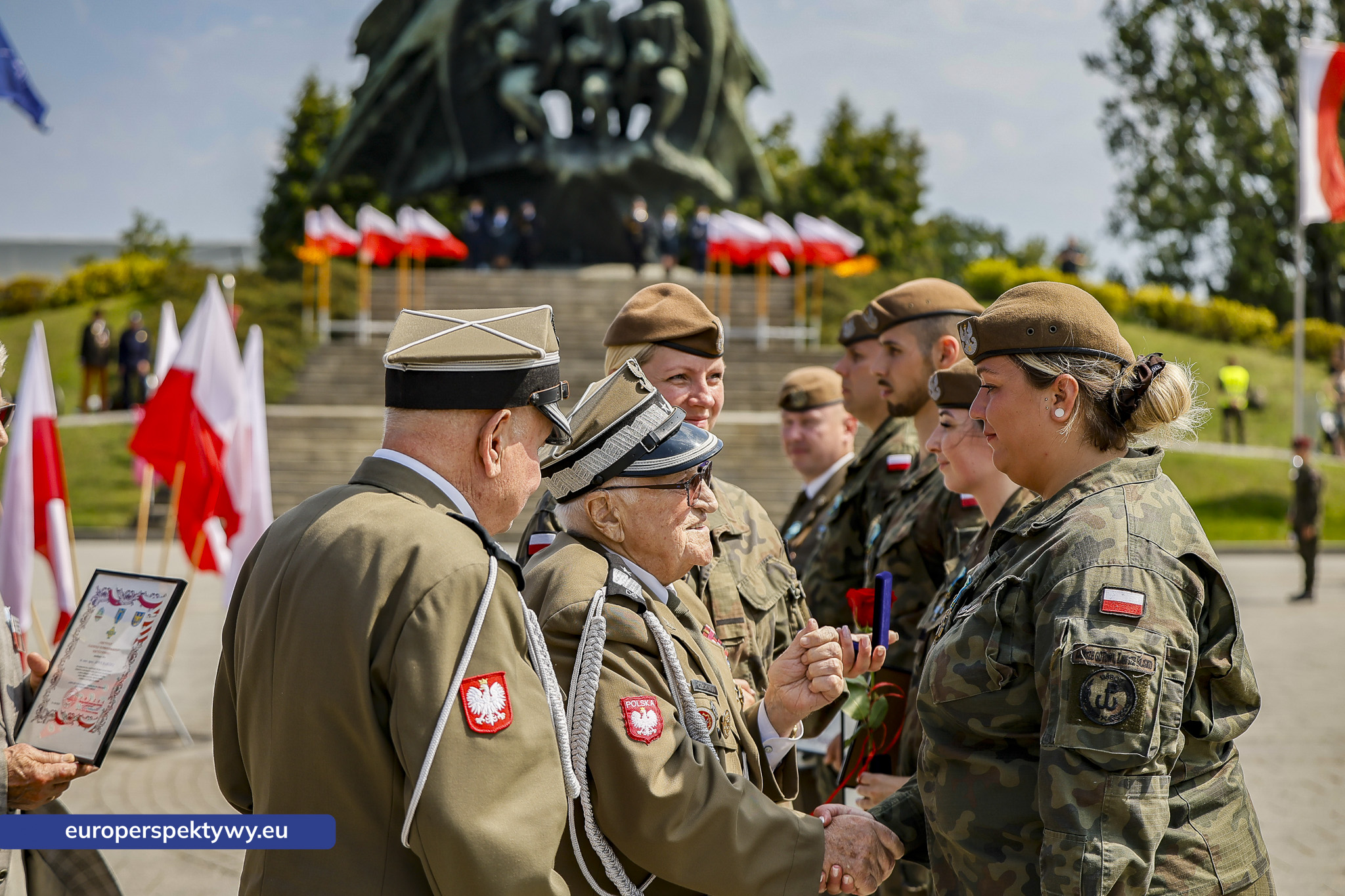 Europerspektywy-210 Europerspektywy Wojewódzkie Obchody Święta Wojska Polskiego w Katowicach – defilada, apel i piknik militarny