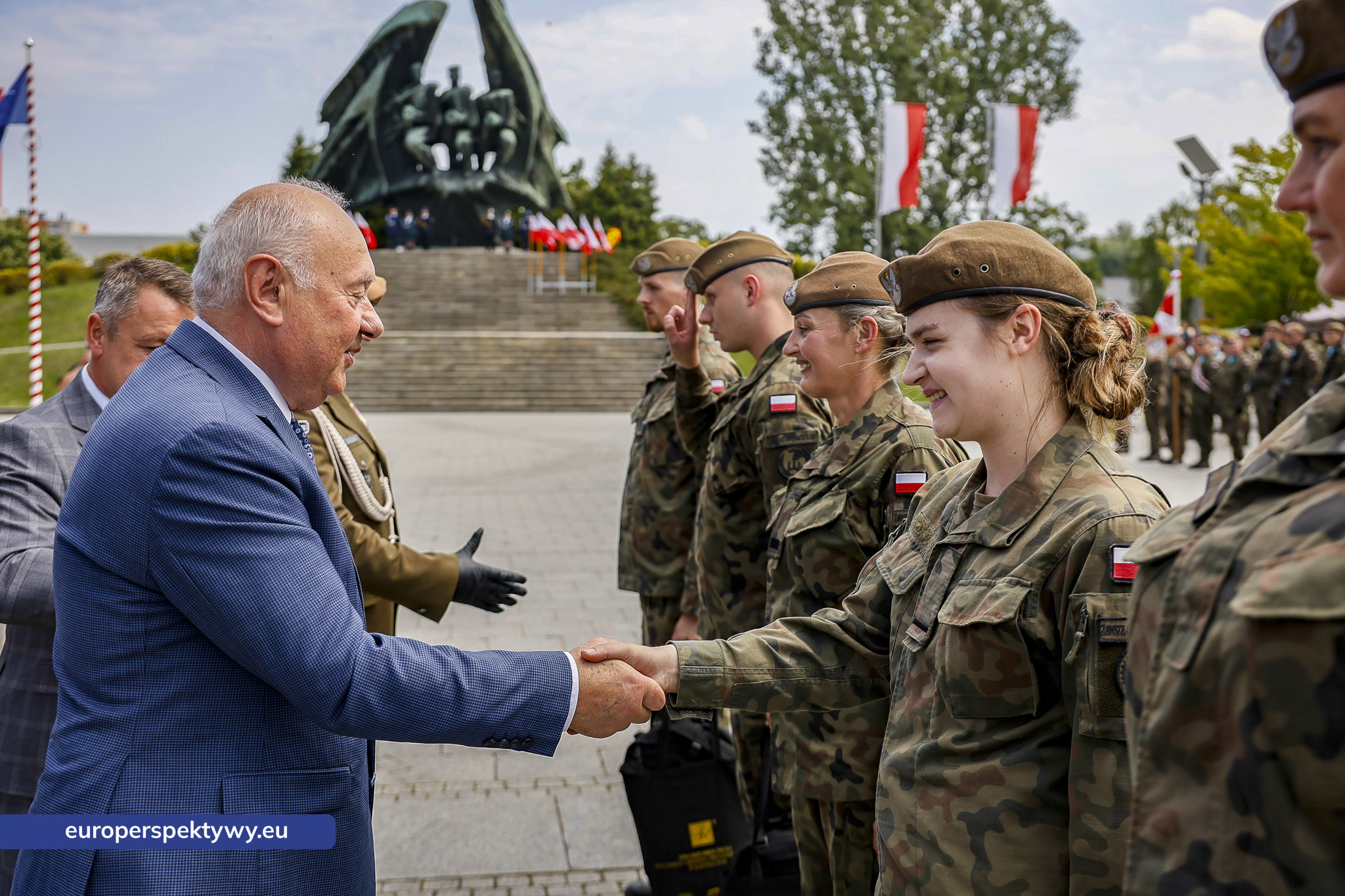 Europerspektywy-243 Europerspektywy Wojewódzkie Obchody Święta Wojska Polskiego w Katowicach – defilada, apel i piknik militarny