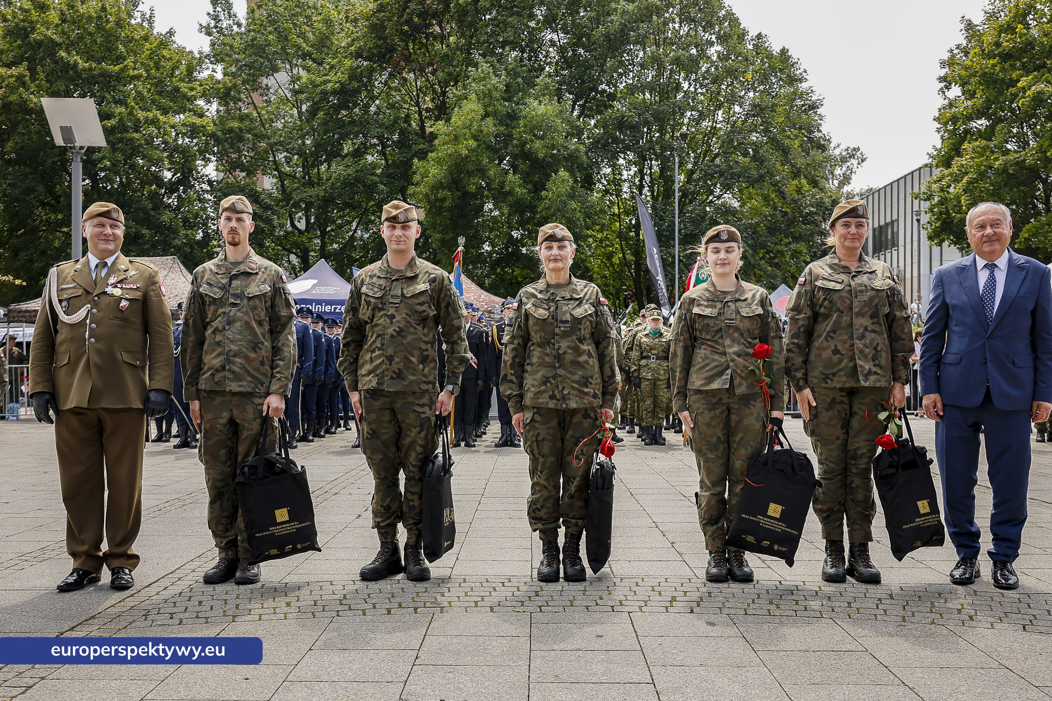 Europerspektywy-247 Europerspektywy Wojewódzkie Obchody Święta Wojska Polskiego w Katowicach – defilada, apel i piknik militarny
