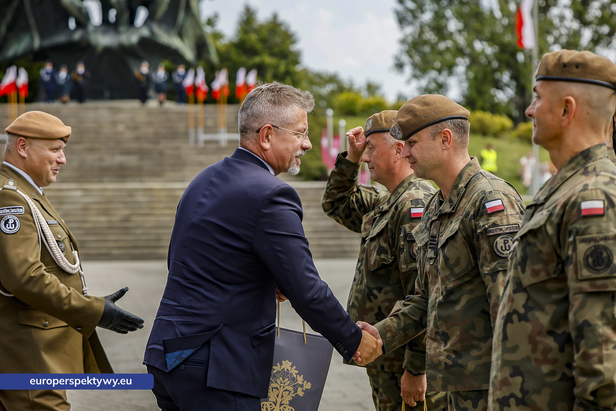 Europerspektywy-263 Europerspektywy Wojewódzkie Obchody Święta Wojska Polskiego w Katowicach – defilada, apel i piknik militarny