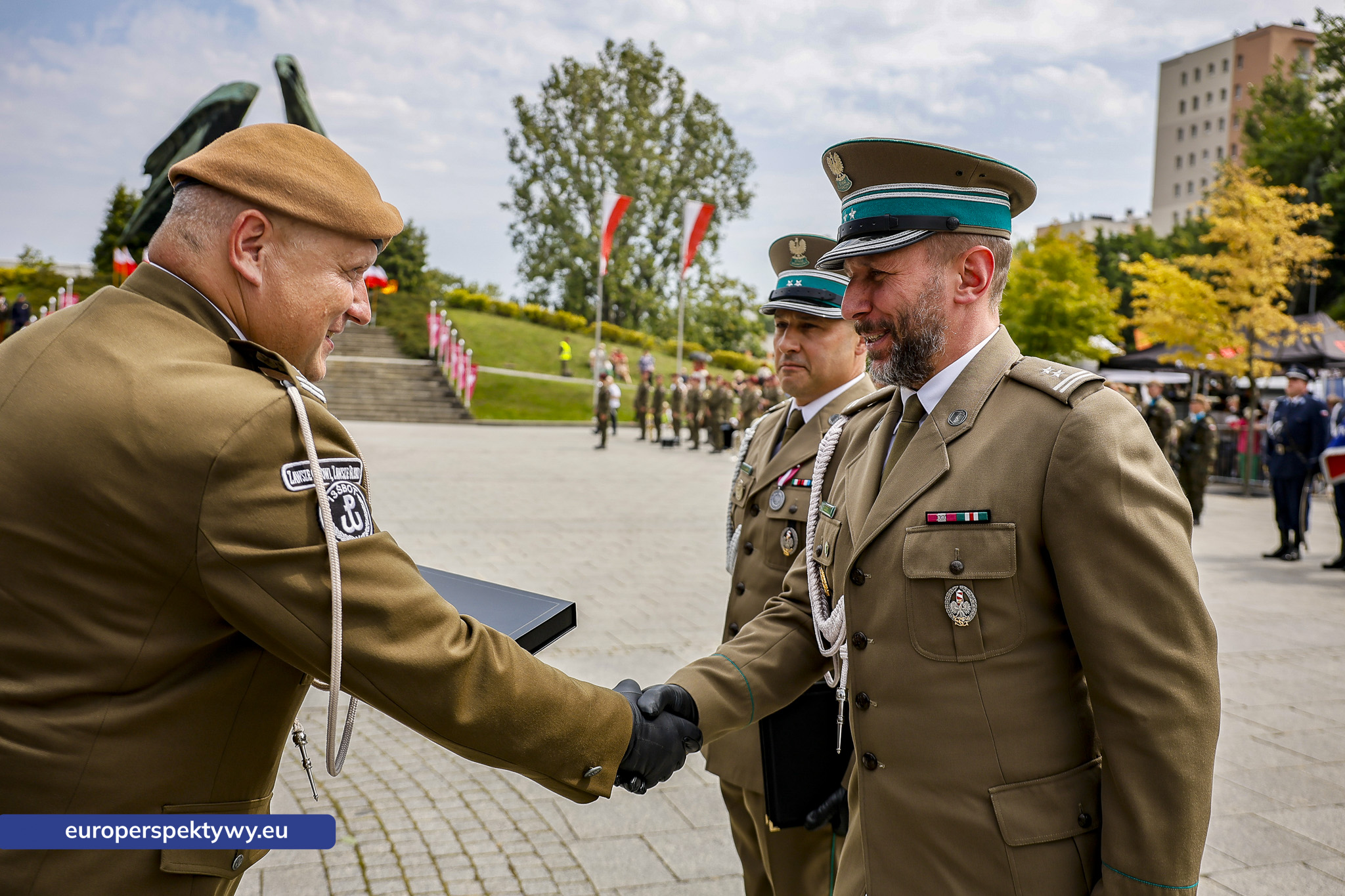 Europerspektywy-300 Europerspektywy Wojewódzkie Obchody Święta Wojska Polskiego w Katowicach – defilada, apel i piknik militarny