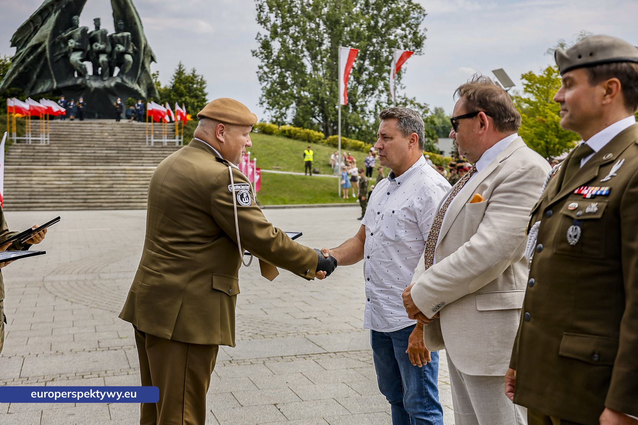Europerspektywy-302 Europerspektywy Wojewódzkie Obchody Święta Wojska Polskiego w Katowicach – defilada, apel i piknik militarny