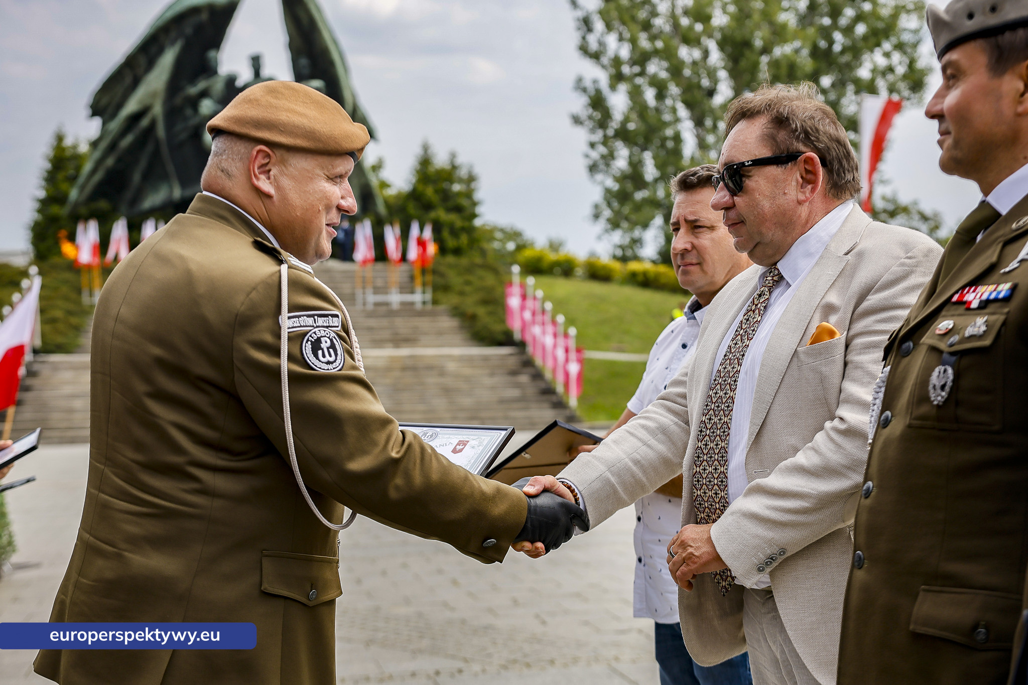 Europerspektywy-304 Europerspektywy Wojewódzkie Obchody Święta Wojska Polskiego w Katowicach – defilada, apel i piknik militarny