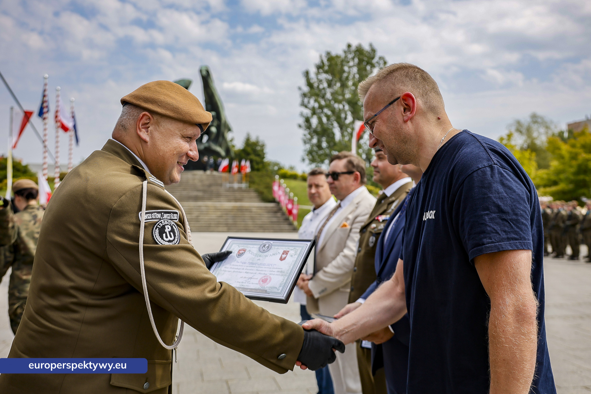 Europerspektywy-307 Europerspektywy Wojewódzkie Obchody Święta Wojska Polskiego w Katowicach – defilada, apel i piknik militarny