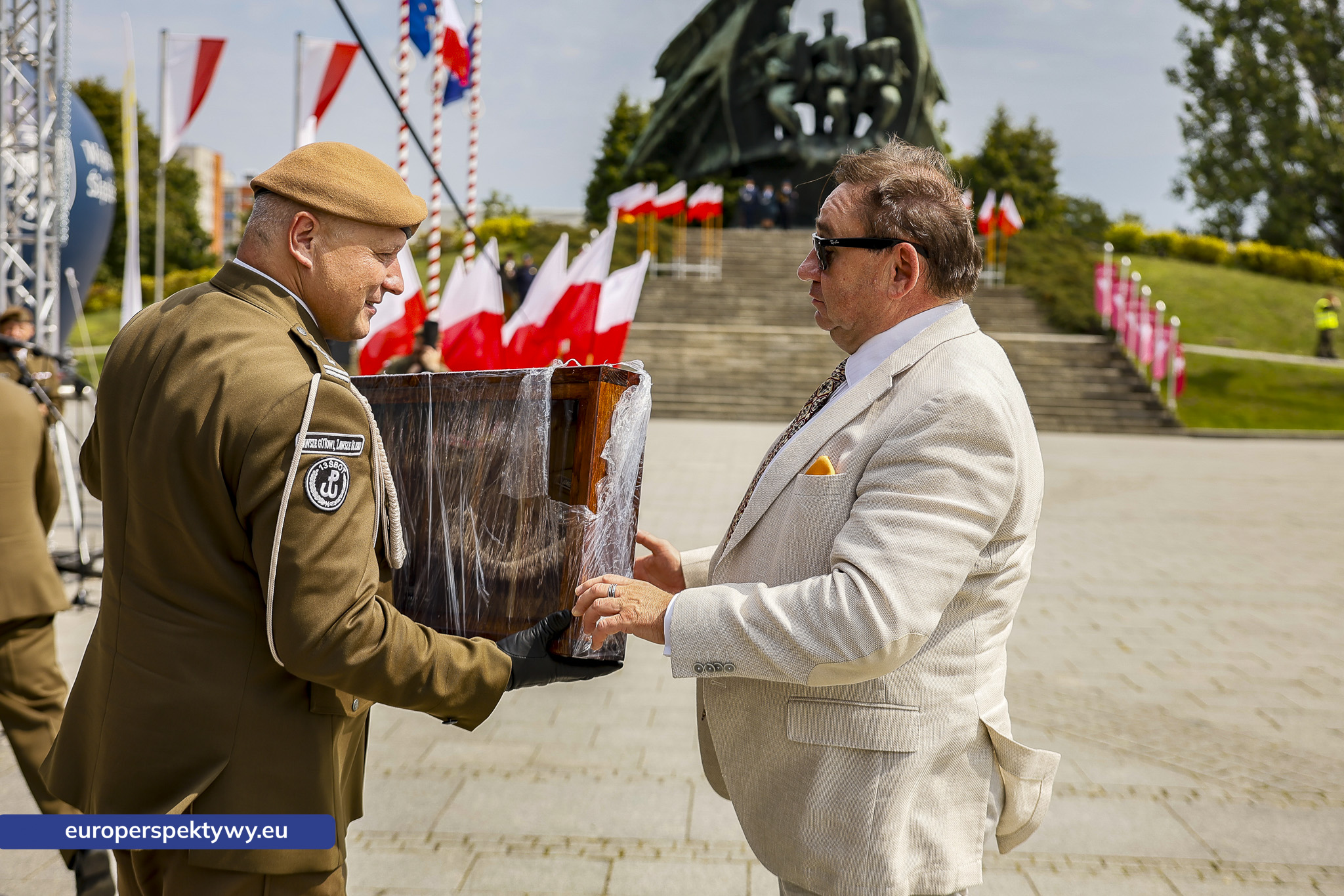 Europerspektywy-309 Europerspektywy Wojewódzkie Obchody Święta Wojska Polskiego w Katowicach – defilada, apel i piknik militarny