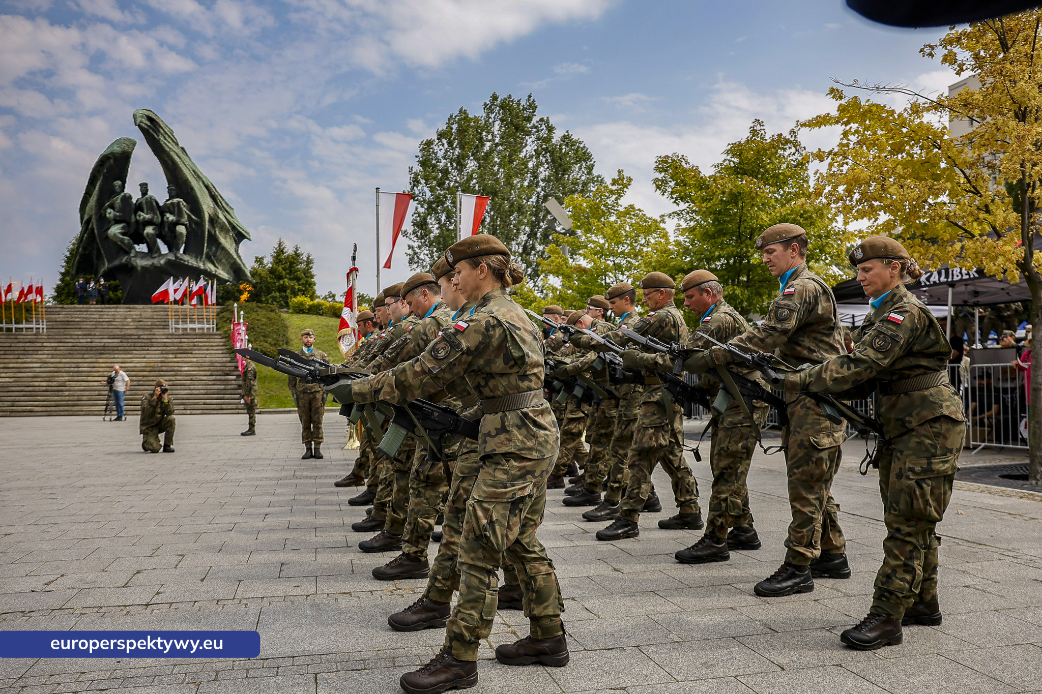 Europerspektywy-317 Europerspektywy Wojewódzkie Obchody Święta Wojska Polskiego w Katowicach – defilada, apel i piknik militarny
