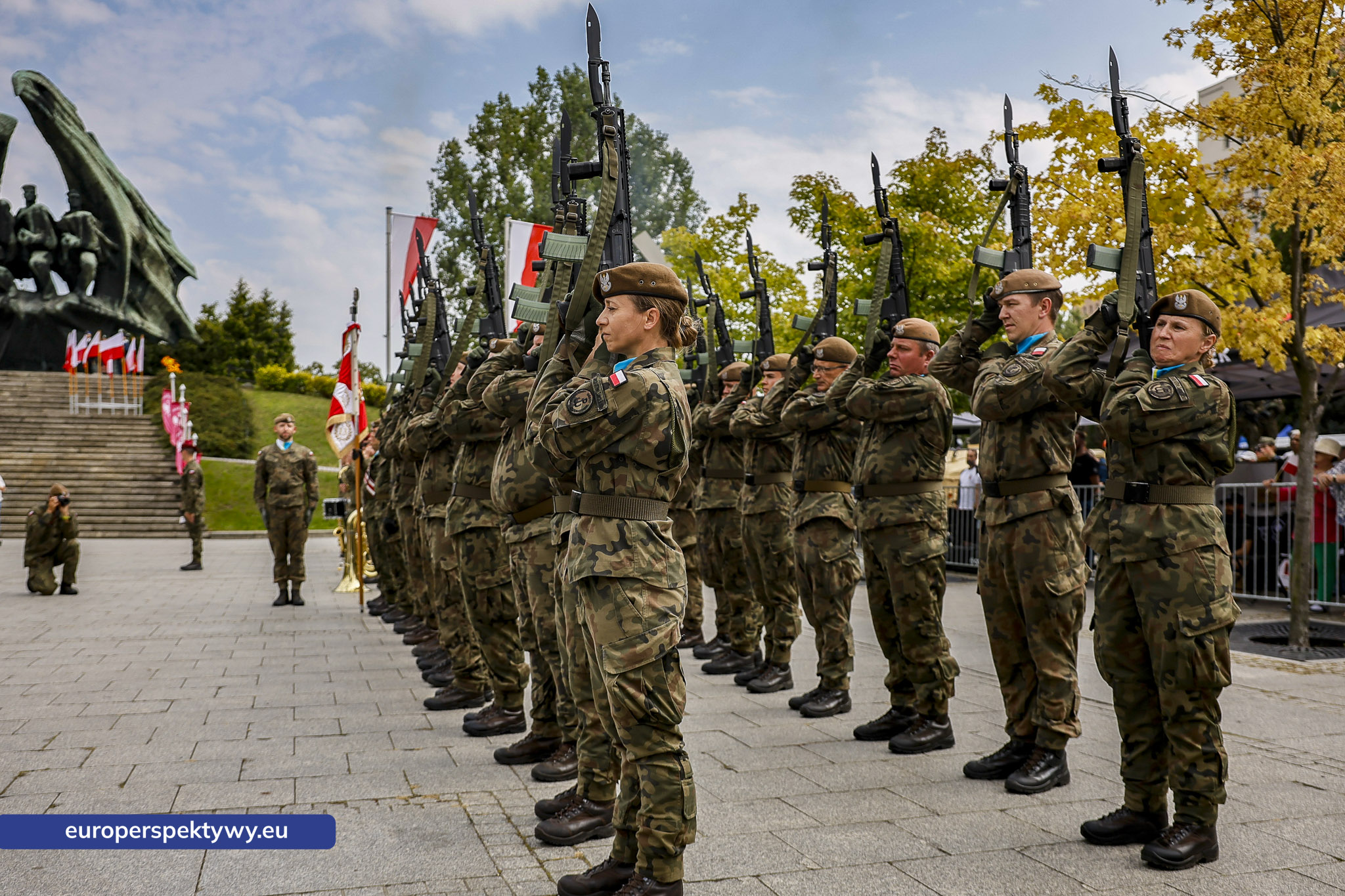 Europerspektywy-318 Europerspektywy Wojewódzkie Obchody Święta Wojska Polskiego w Katowicach – defilada, apel i piknik militarny
