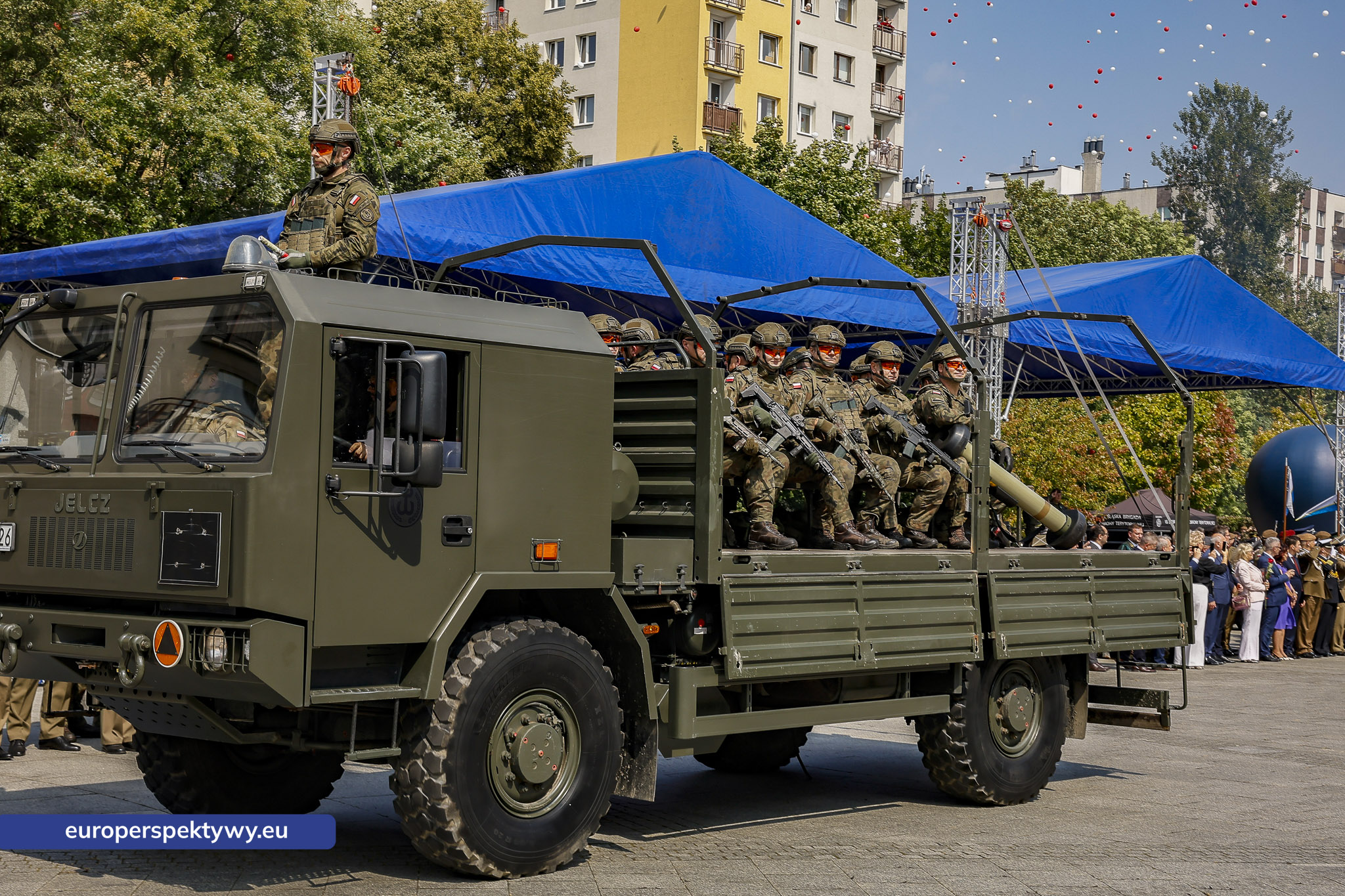 Europerspektywy-388 Europerspektywy Wojewódzkie Obchody Święta Wojska Polskiego w Katowicach – defilada, apel i piknik militarny