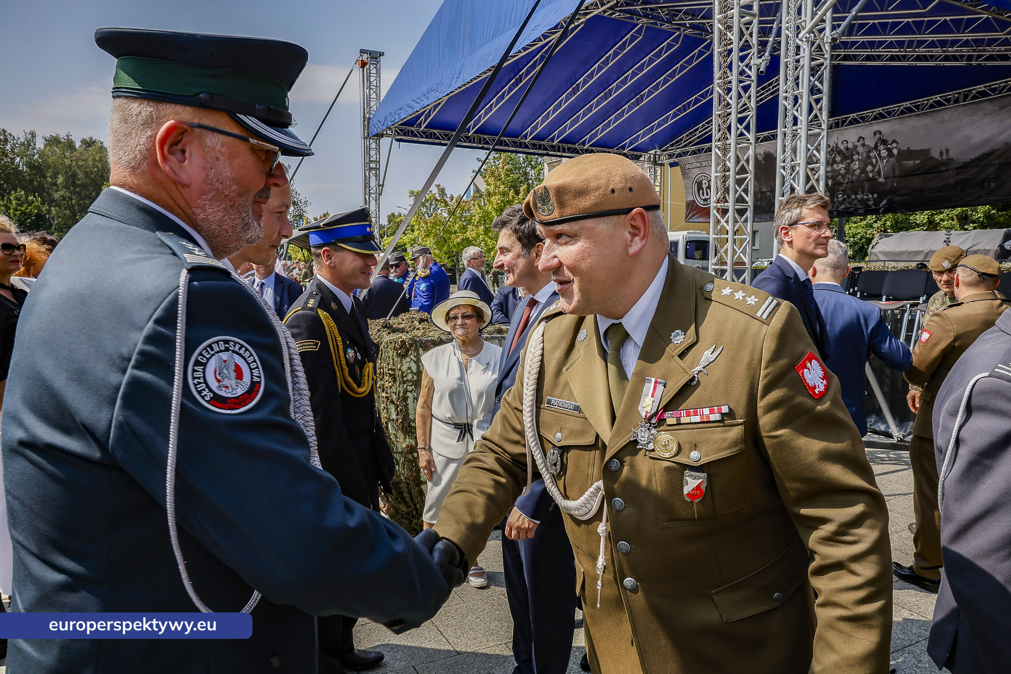 Europerspektywy-413 Europerspektywy Wojewódzkie Obchody Święta Wojska Polskiego w Katowicach – defilada, apel i piknik militarny