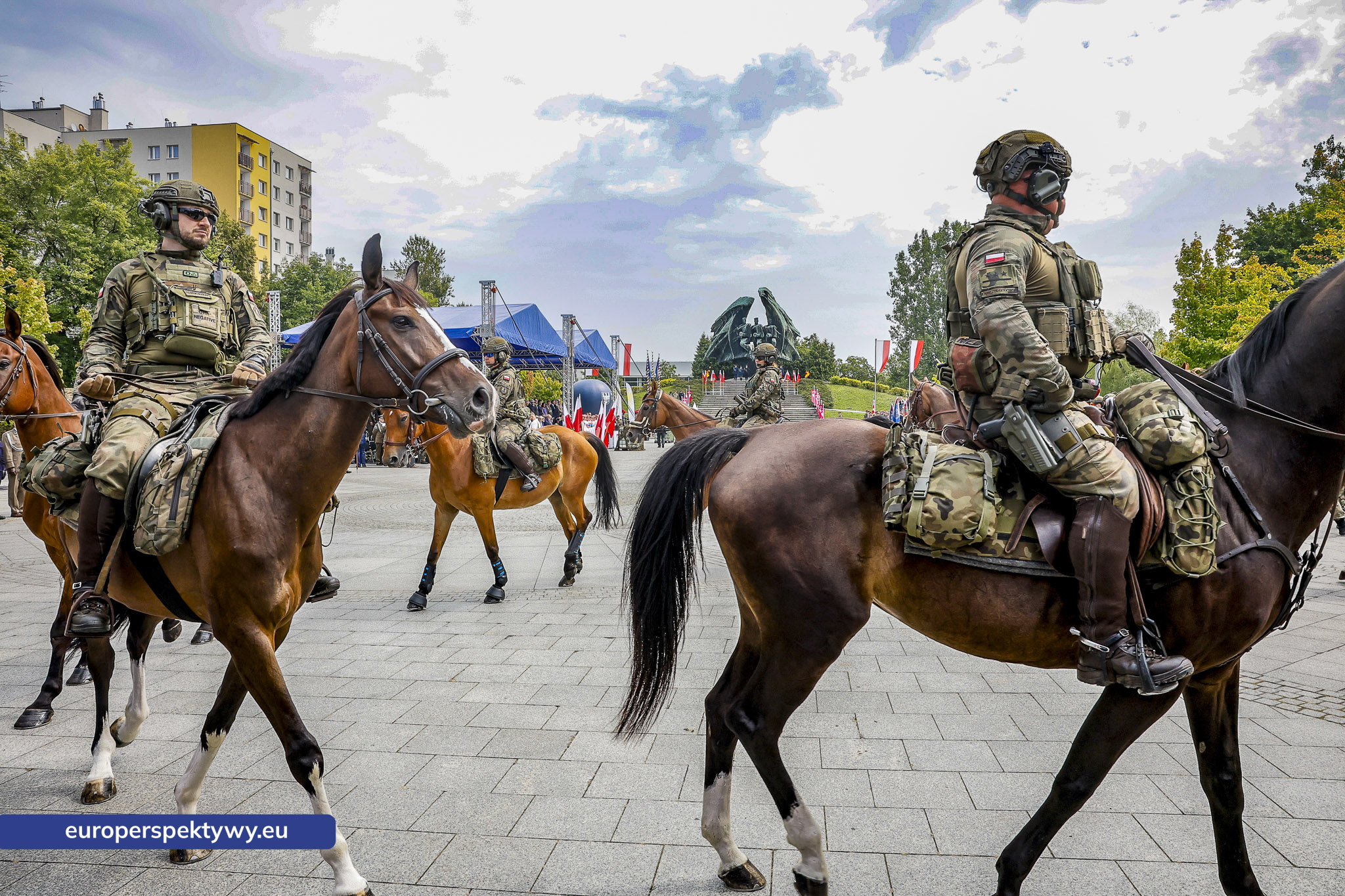 Europerspektywy-81 Europerspektywy Wojewódzkie Obchody Święta Wojska Polskiego w Katowicach – defilada, apel i piknik militarny