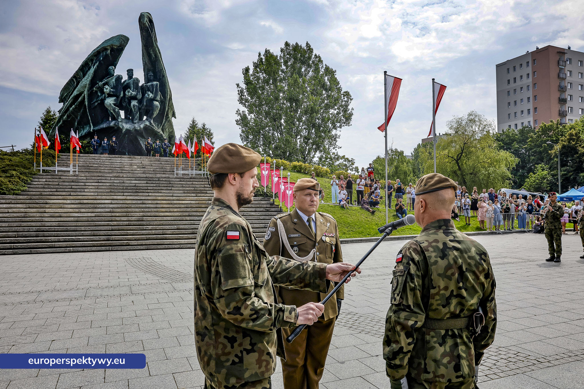 Europerspektywy-88 Europerspektywy Wojewódzkie Obchody Święta Wojska Polskiego w Katowicach – defilada, apel i piknik militarny