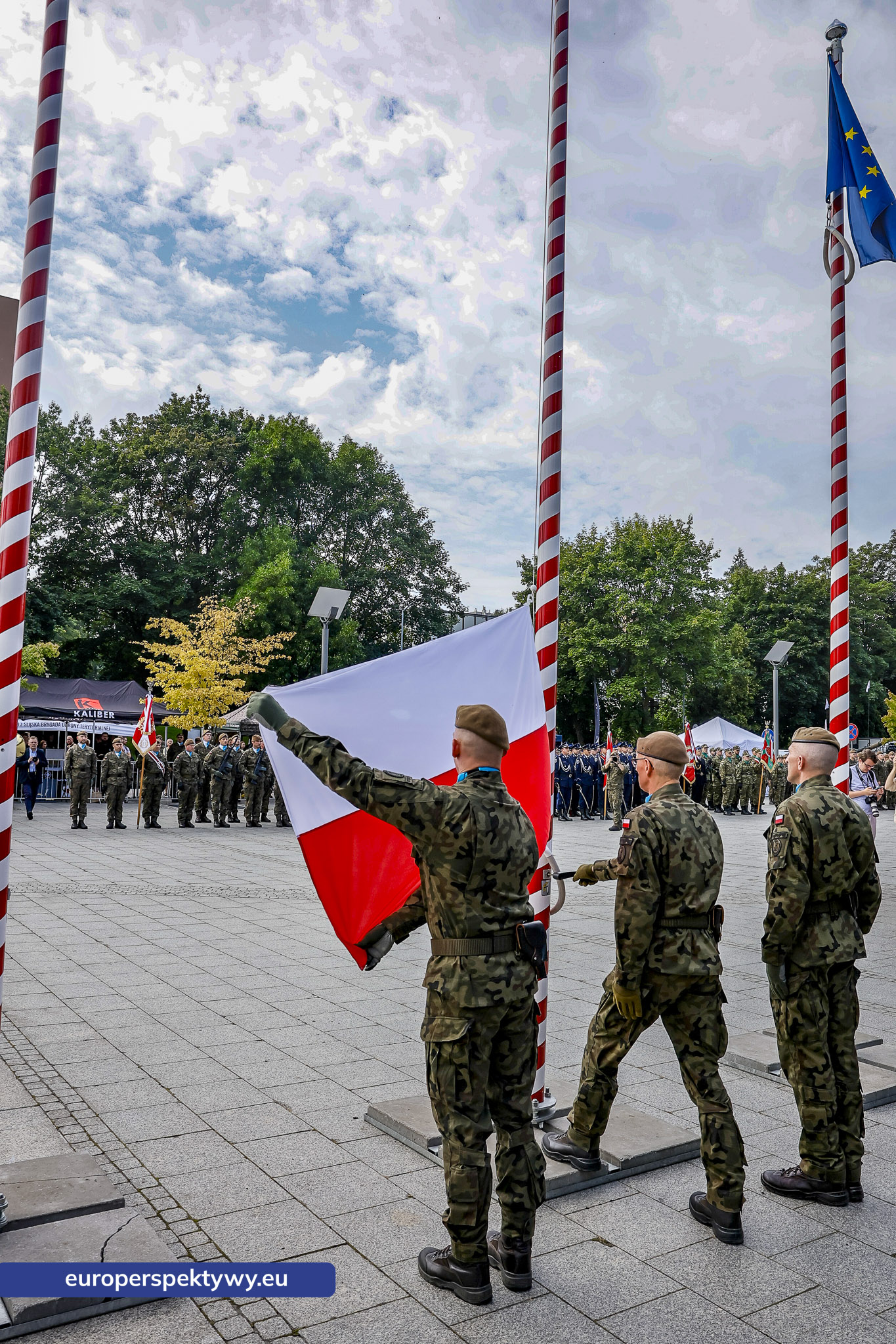 Europerspektywy-96 Europerspektywy Wojewódzkie Obchody Święta Wojska Polskiego w Katowicach – defilada, apel i piknik militarny