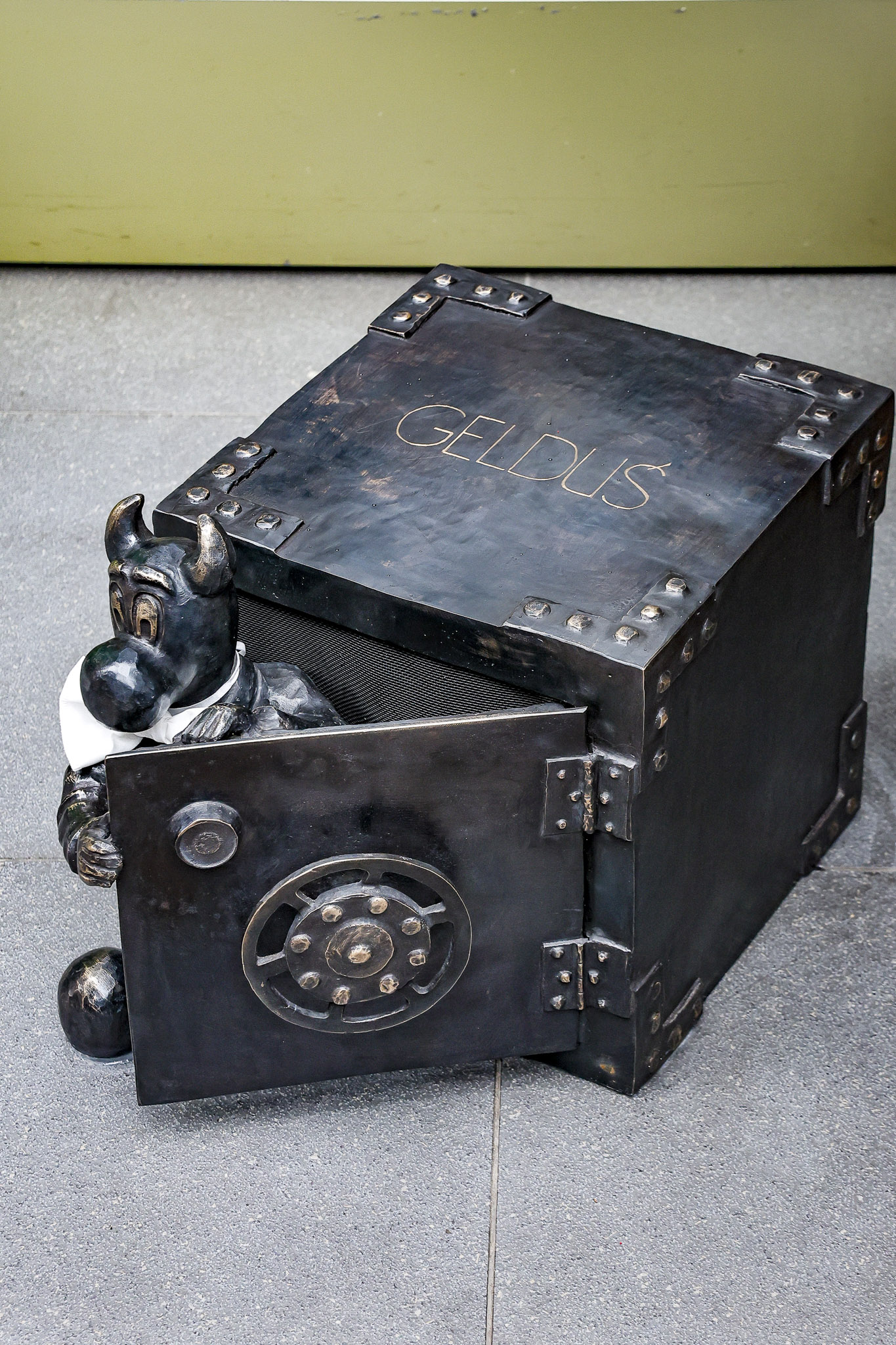 Bank Spółdzielczy Bebok - Europerspektywy-36 Europerspektywy Śląski Bank Spółdzielczy "Silesia" - odsłonięcie beboka Geldusia