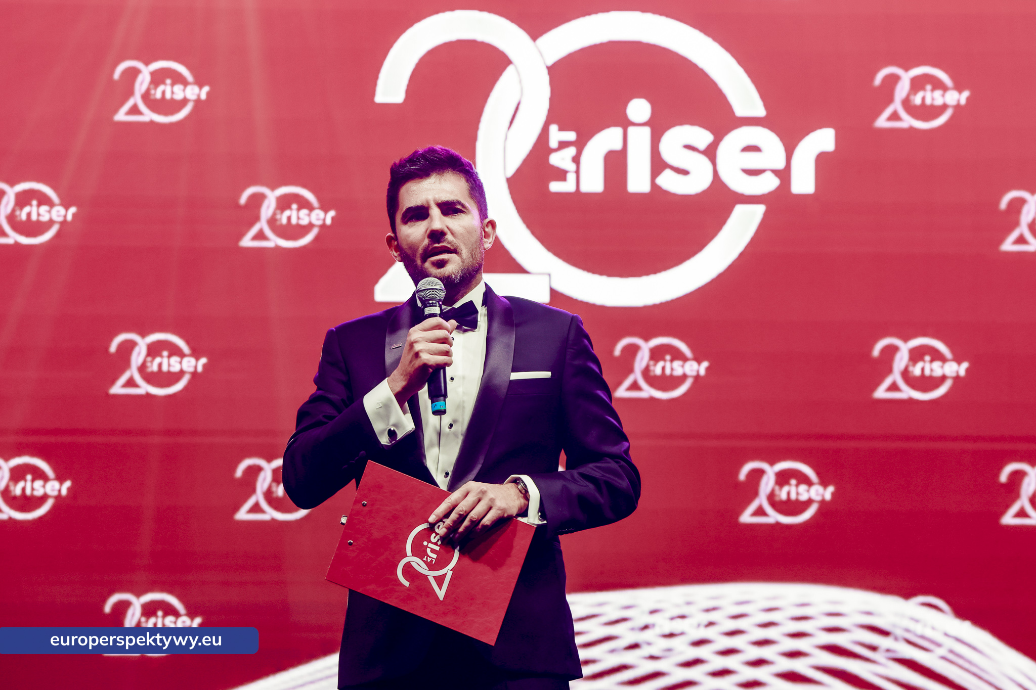 riser 20 lat