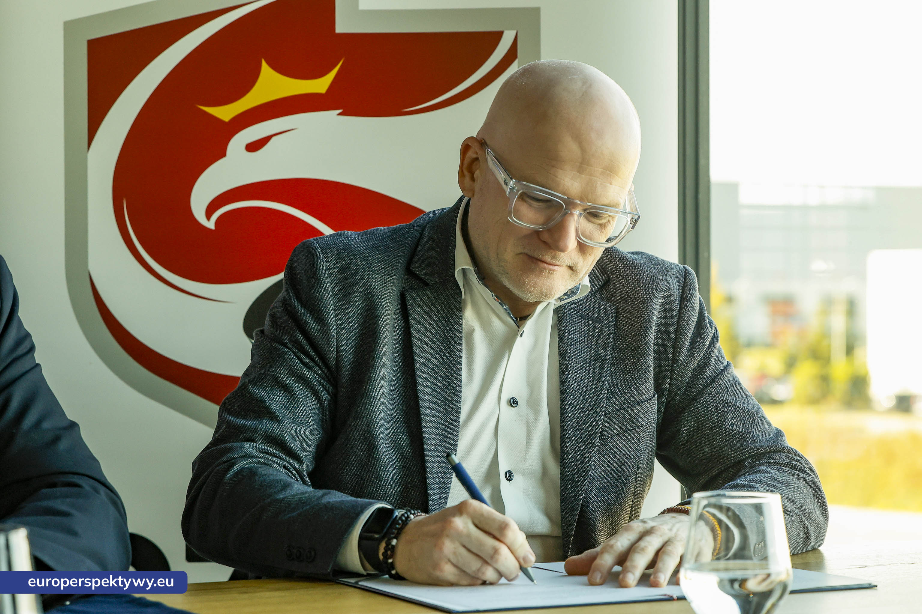 Anmar Umowa-15 Grupa Anmar wspiera hokej