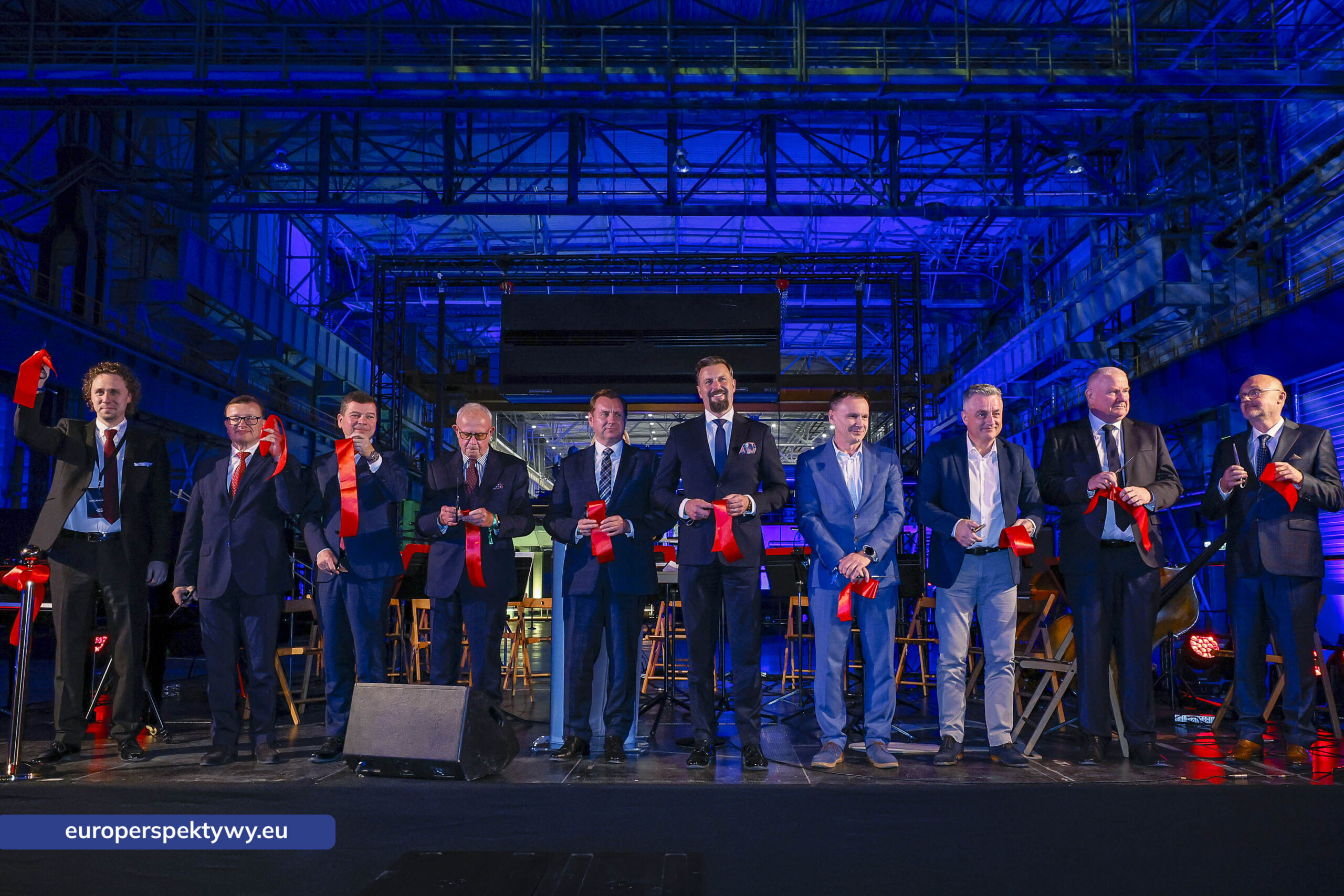 Europerspektywy Nowoczesna walcownia Cognor SA Oddział Ferrostal w Siemianowicach Śląskich już otwarta