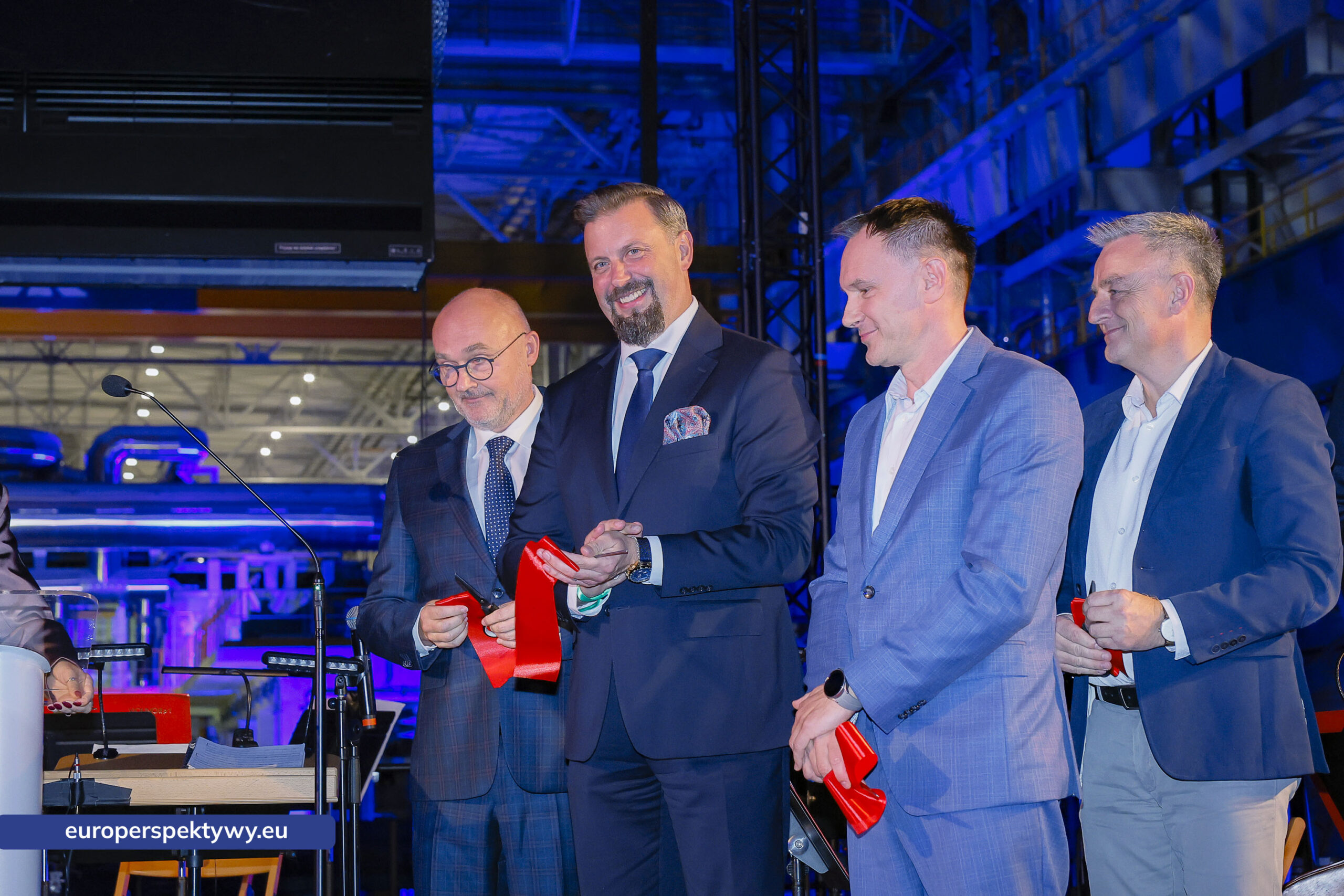 Europerspektywy Nowoczesna walcownia Cognor SA Oddział Ferrostal w Siemianowicach Śląskich już otwarta