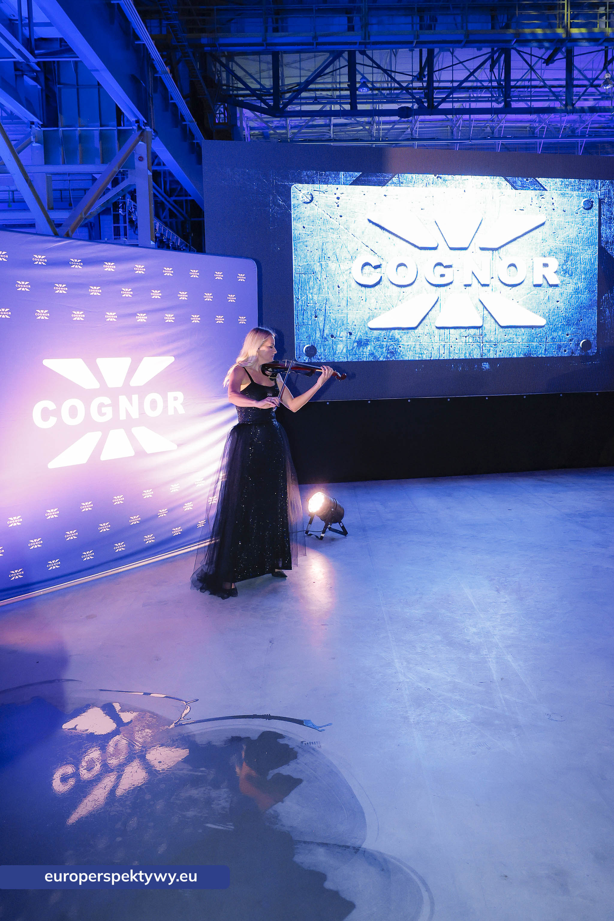 Europerspektywy Nowoczesna walcownia Cognor SA Oddział Ferrostal w Siemianowicach Śląskich już otwarta