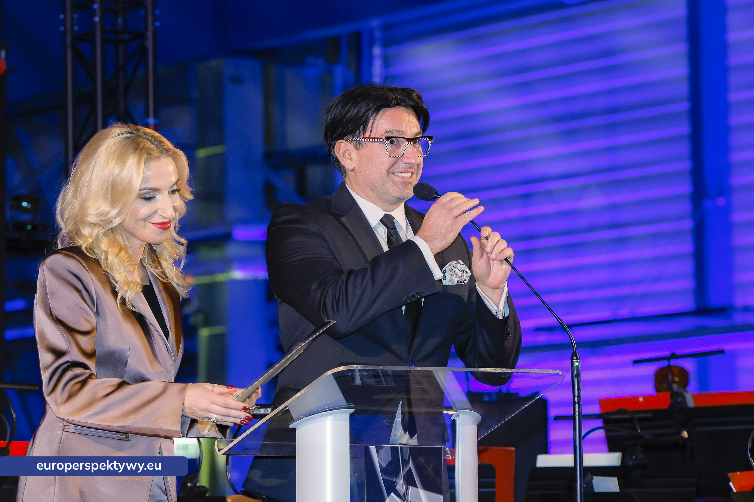 Europerspektywy Nowoczesna walcownia Cognor SA Oddział Ferrostal w Siemianowicach Śląskich już otwarta