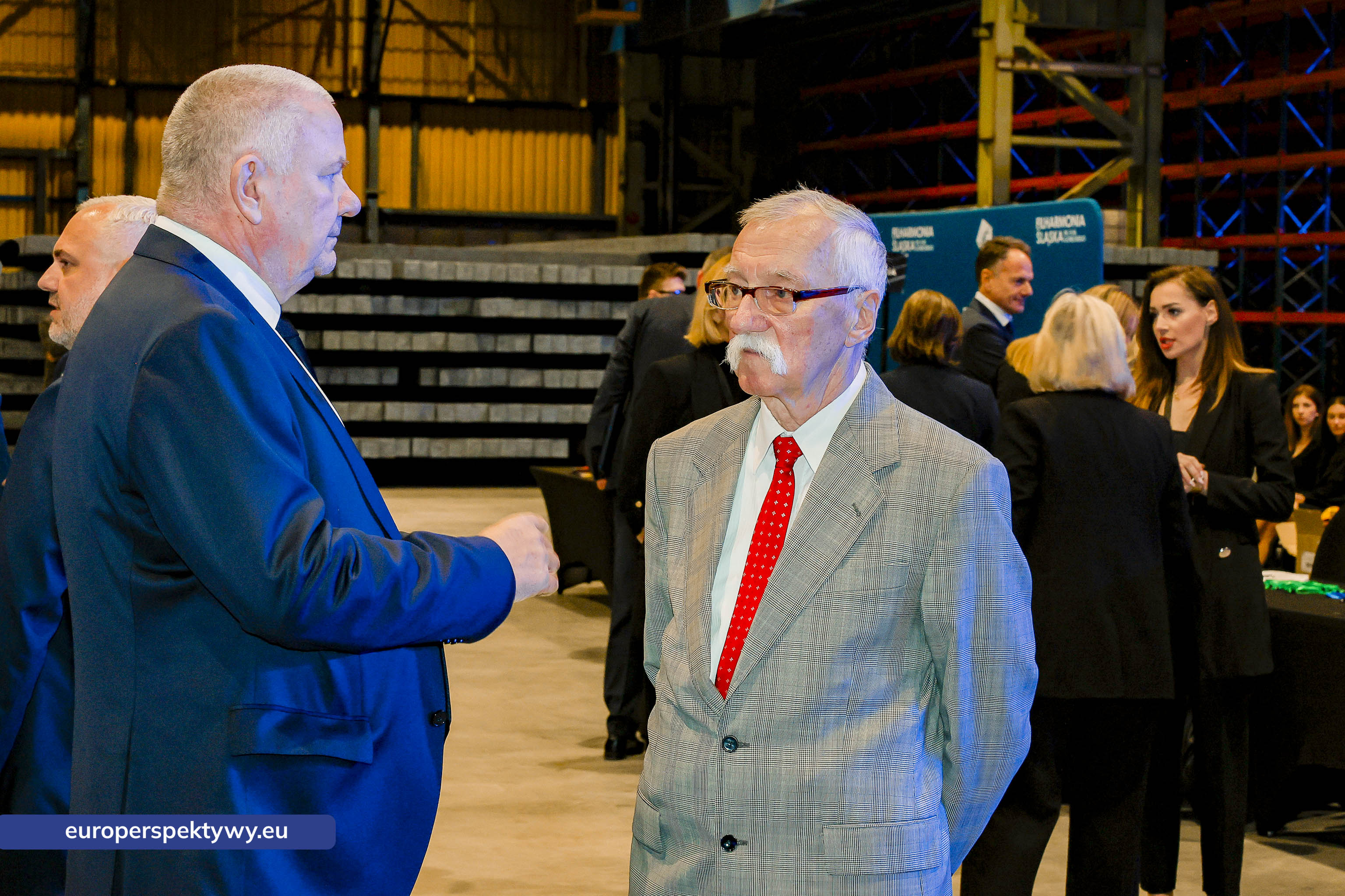 Europerspektywy Nowoczesna walcownia Cognor SA Oddział Ferrostal w Siemianowicach Śląskich już otwarta