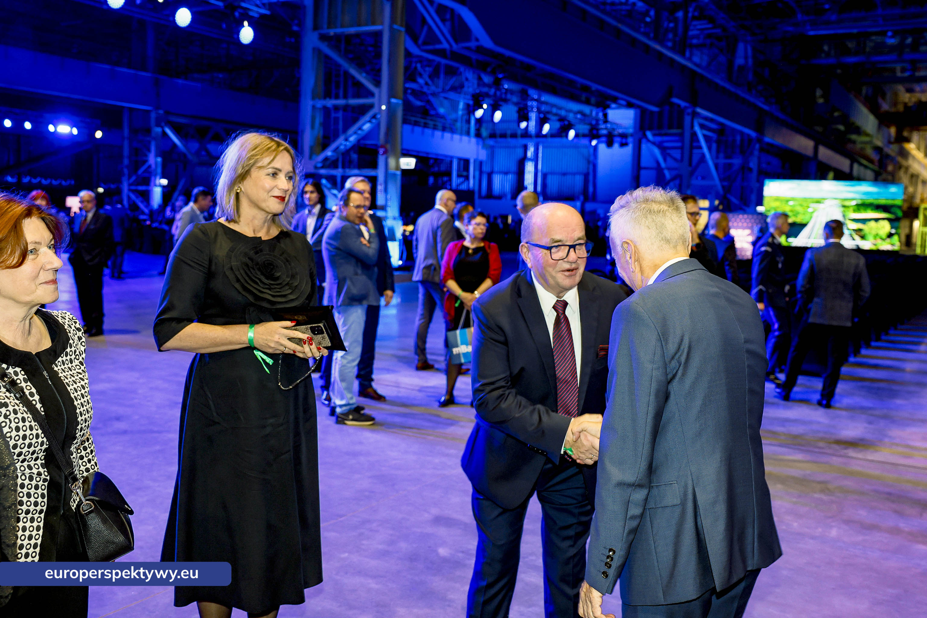 Europerspektywy Nowoczesna walcownia Cognor SA Oddział Ferrostal w Siemianowicach Śląskich już otwarta