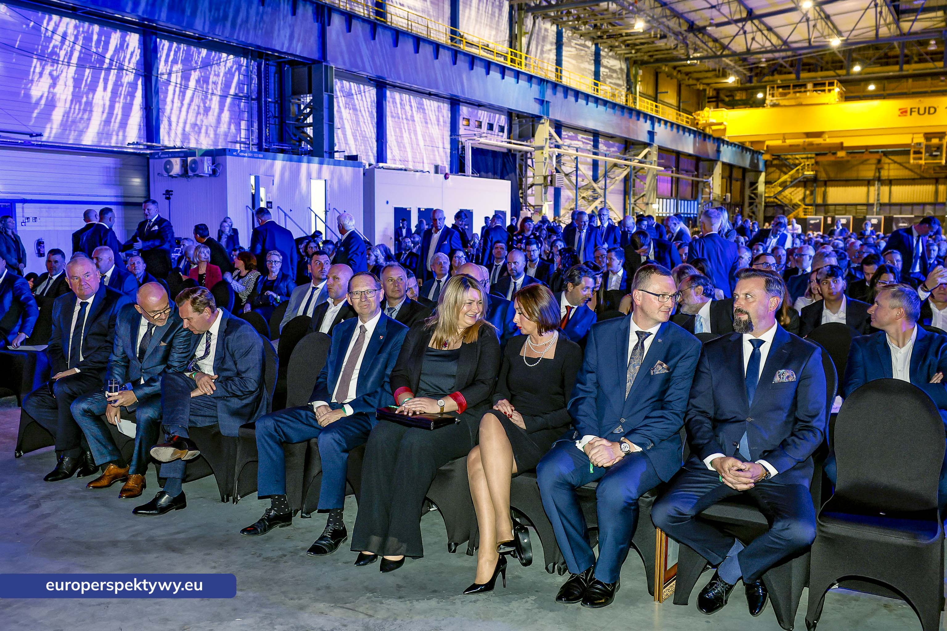 Europerspektywy Nowoczesna walcownia Cognor SA Oddział Ferrostal w Siemianowicach Śląskich już otwarta