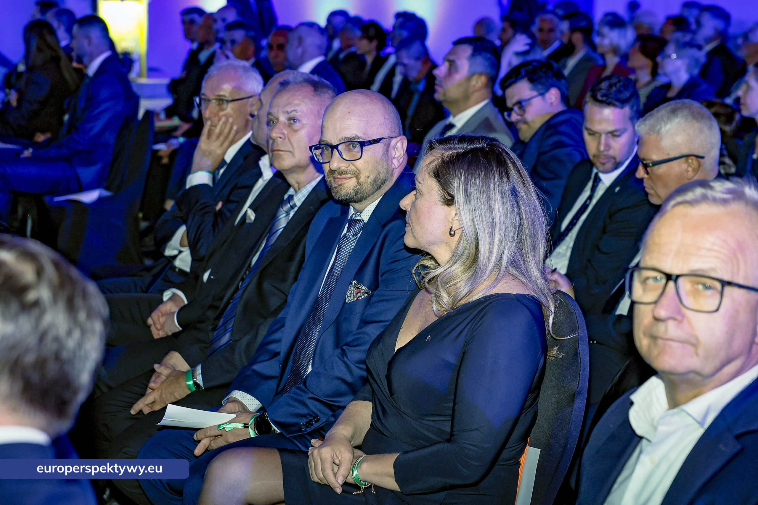 Europerspektywy Nowoczesna walcownia Cognor SA Oddział Ferrostal w Siemianowicach Śląskich już otwarta