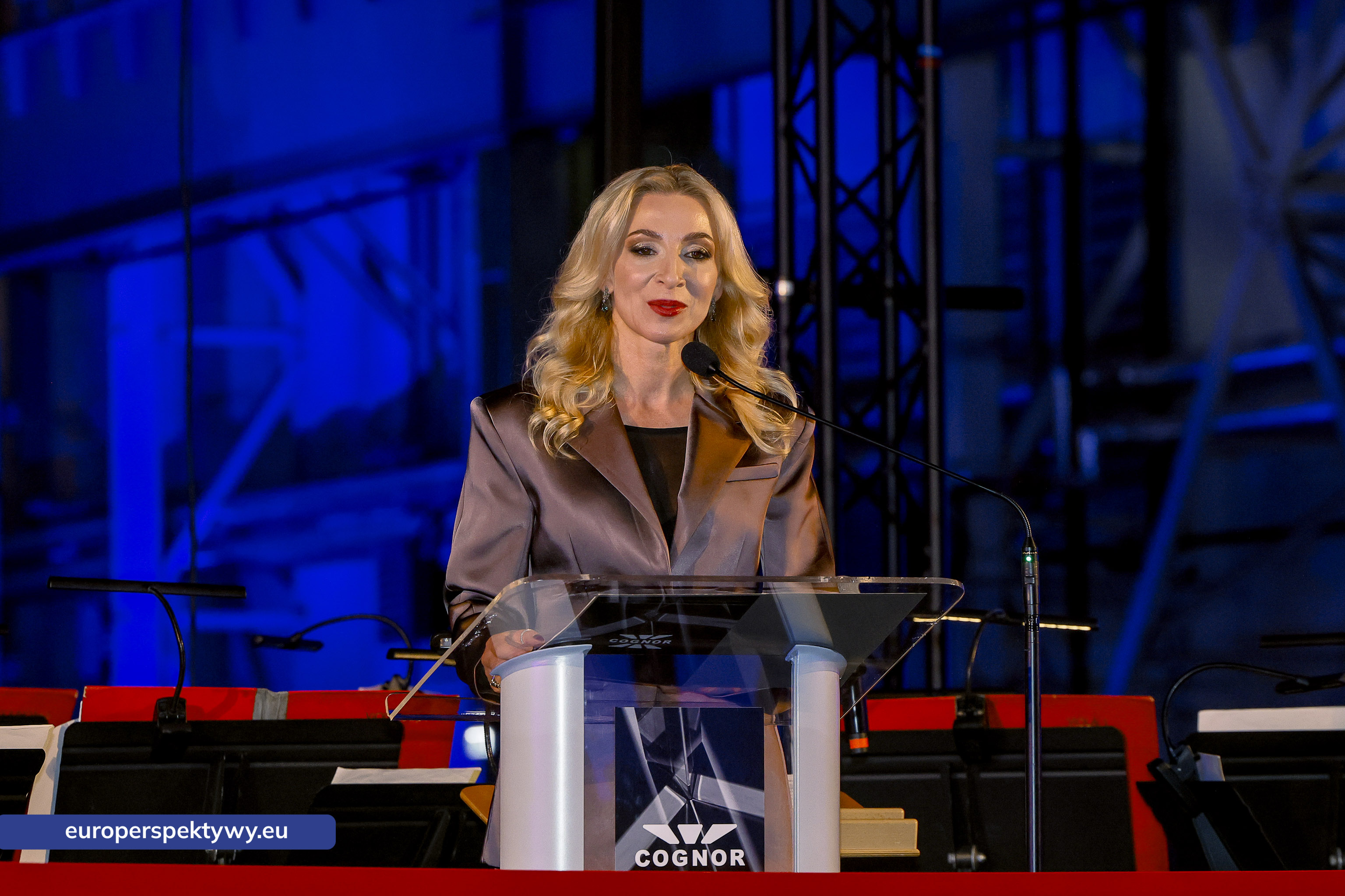 Europerspektywy Nowoczesna walcownia Cognor SA Oddział Ferrostal w Siemianowicach Śląskich już otwarta