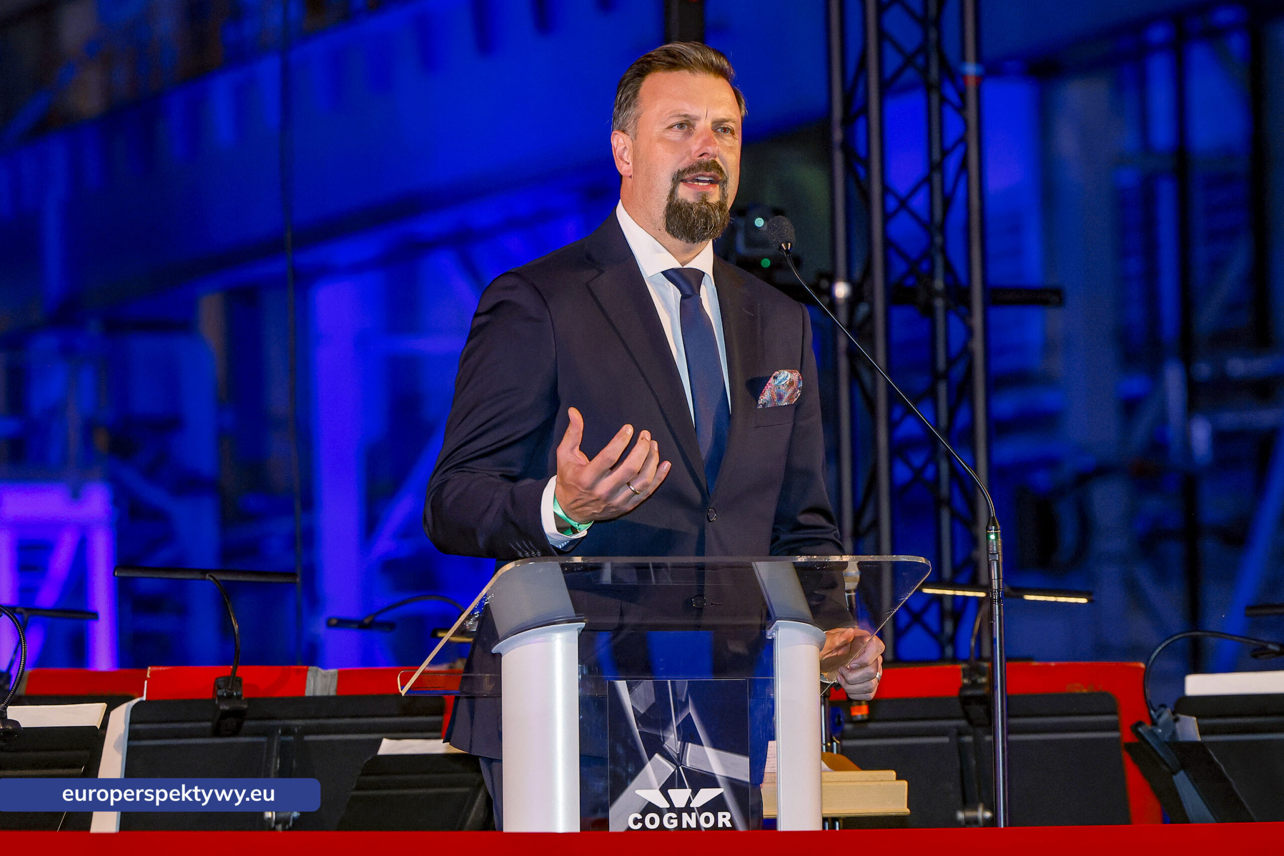 Europerspektywy Nowoczesna walcownia Cognor SA Oddział Ferrostal w Siemianowicach Śląskich już otwarta