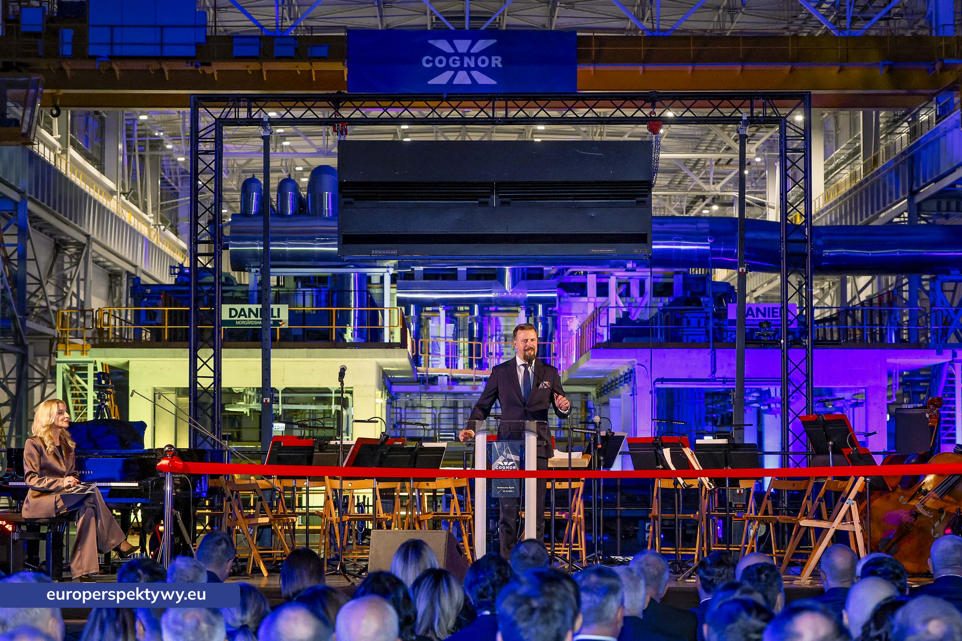 Europerspektywy Nowoczesna walcownia Cognor SA Oddział Ferrostal w Siemianowicach Śląskich już otwarta