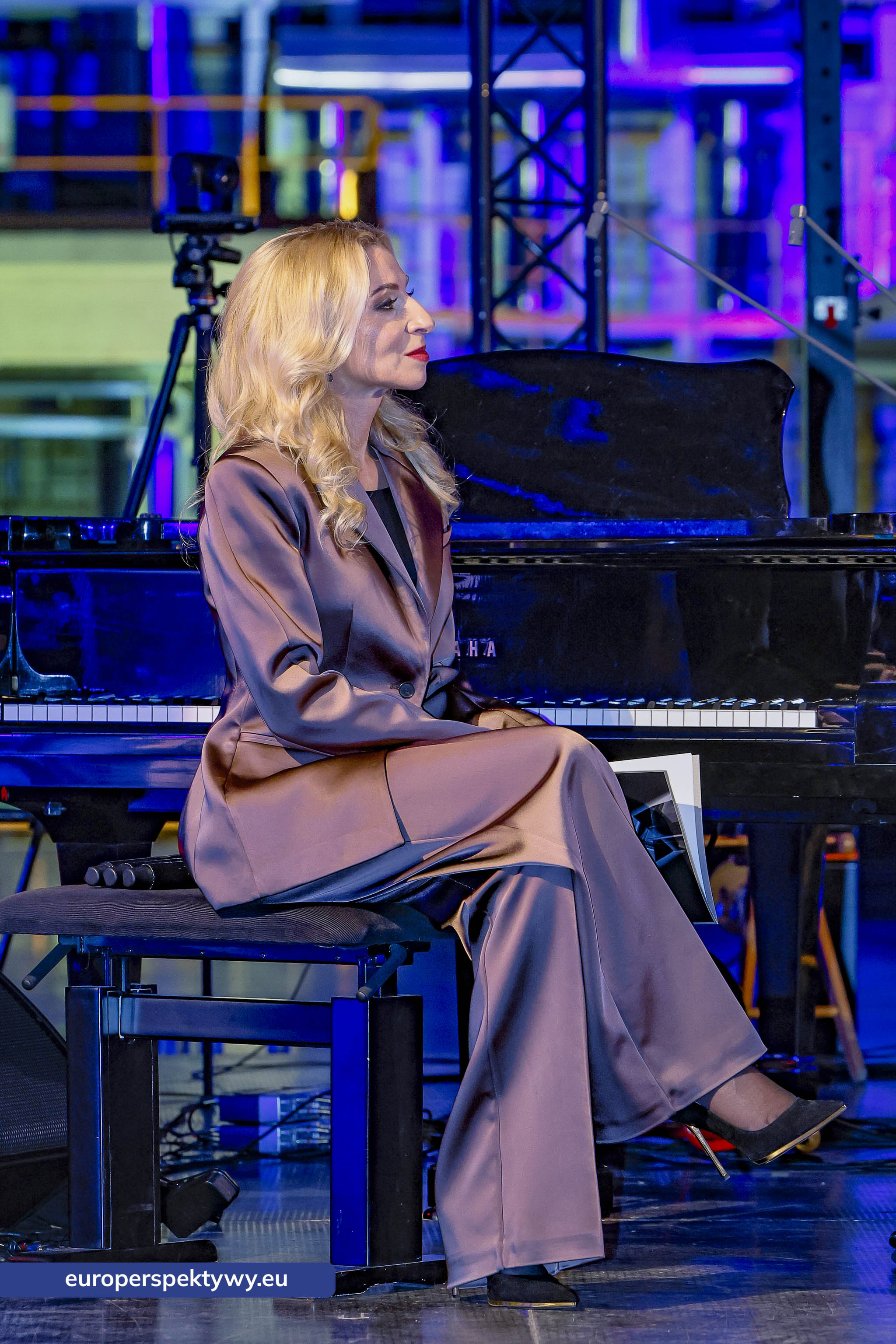 Europerspektywy Nowoczesna walcownia Cognor SA Oddział Ferrostal w Siemianowicach Śląskich już otwarta