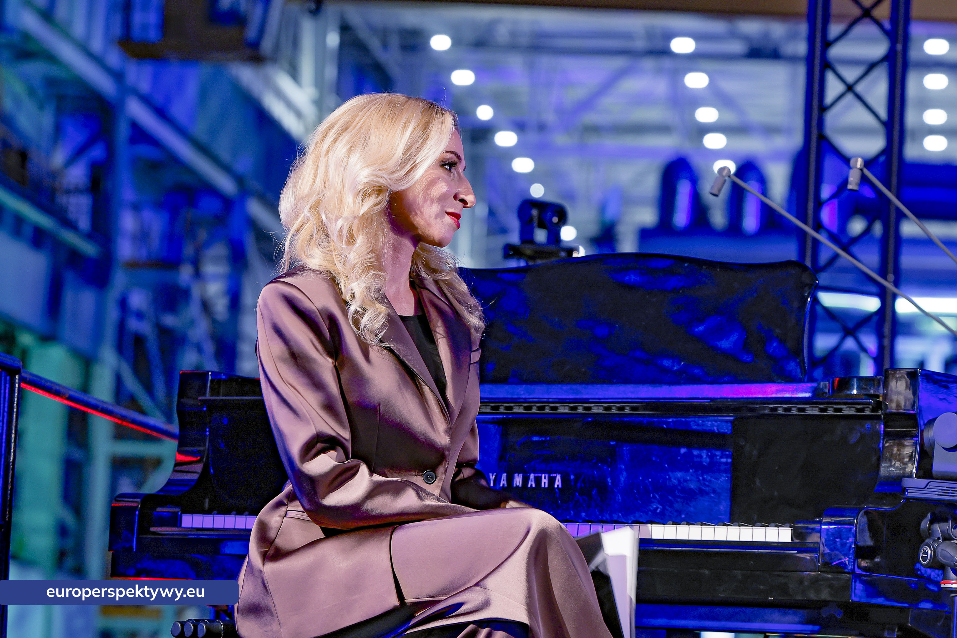 Europerspektywy Nowoczesna walcownia Cognor SA Oddział Ferrostal w Siemianowicach Śląskich już otwarta