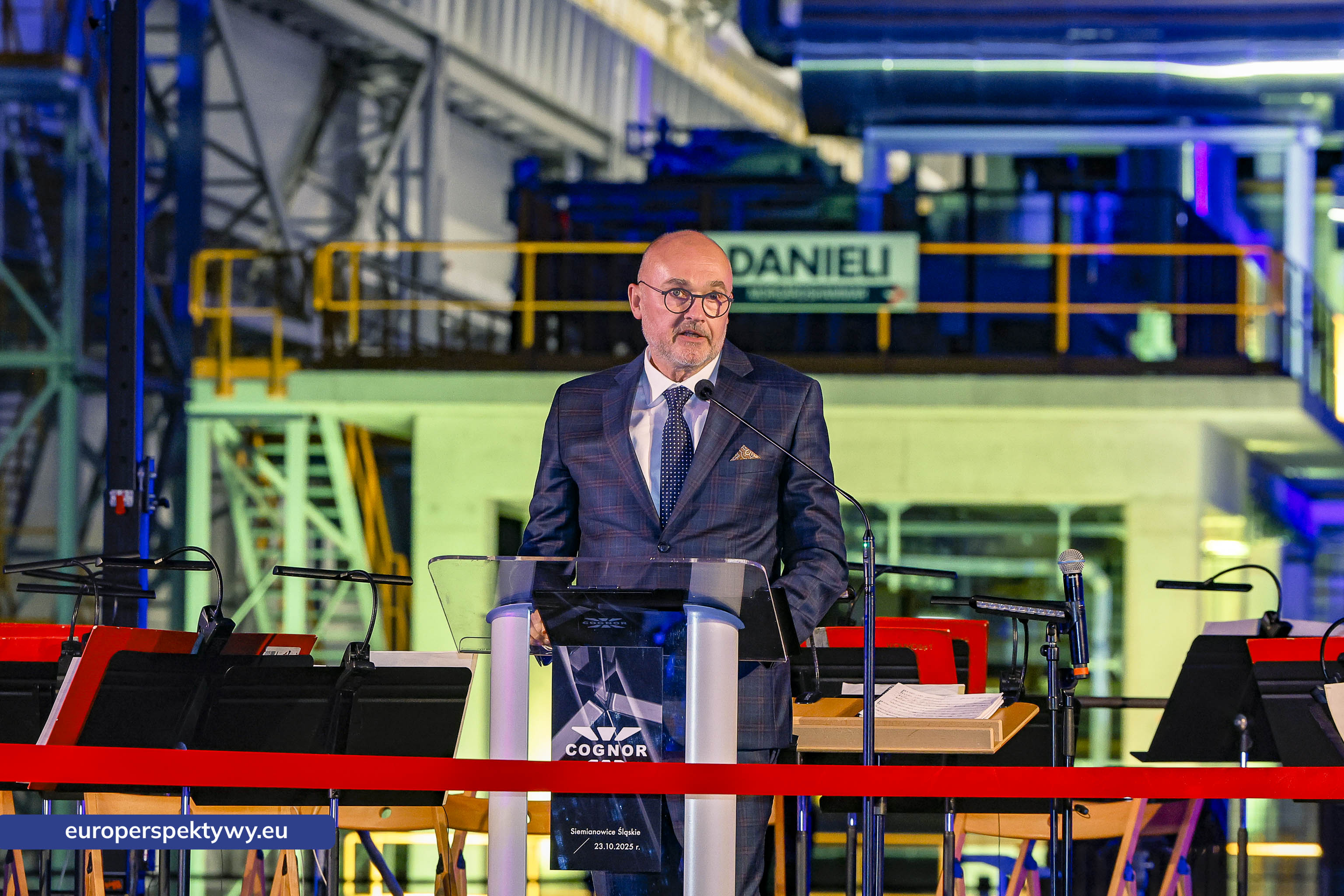 Europerspektywy Nowoczesna walcownia Cognor SA Oddział Ferrostal w Siemianowicach Śląskich już otwarta