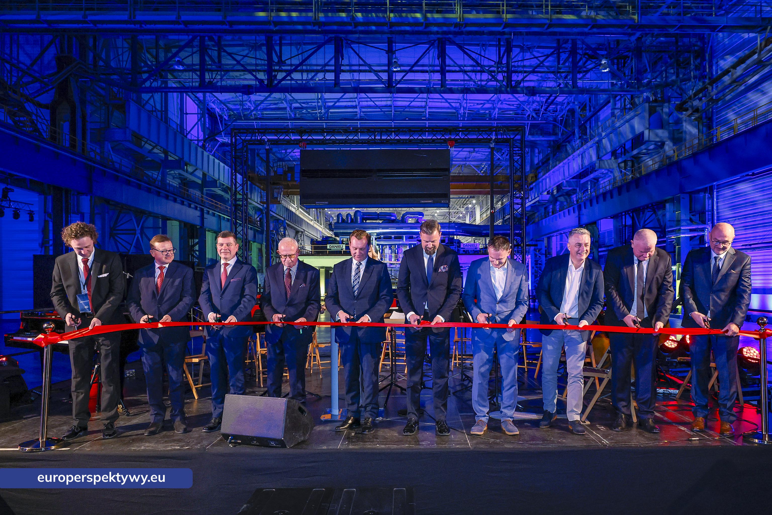 Europerspektywy Nowoczesna walcownia Cognor SA Oddział Ferrostal w Siemianowicach Śląskich już otwarta