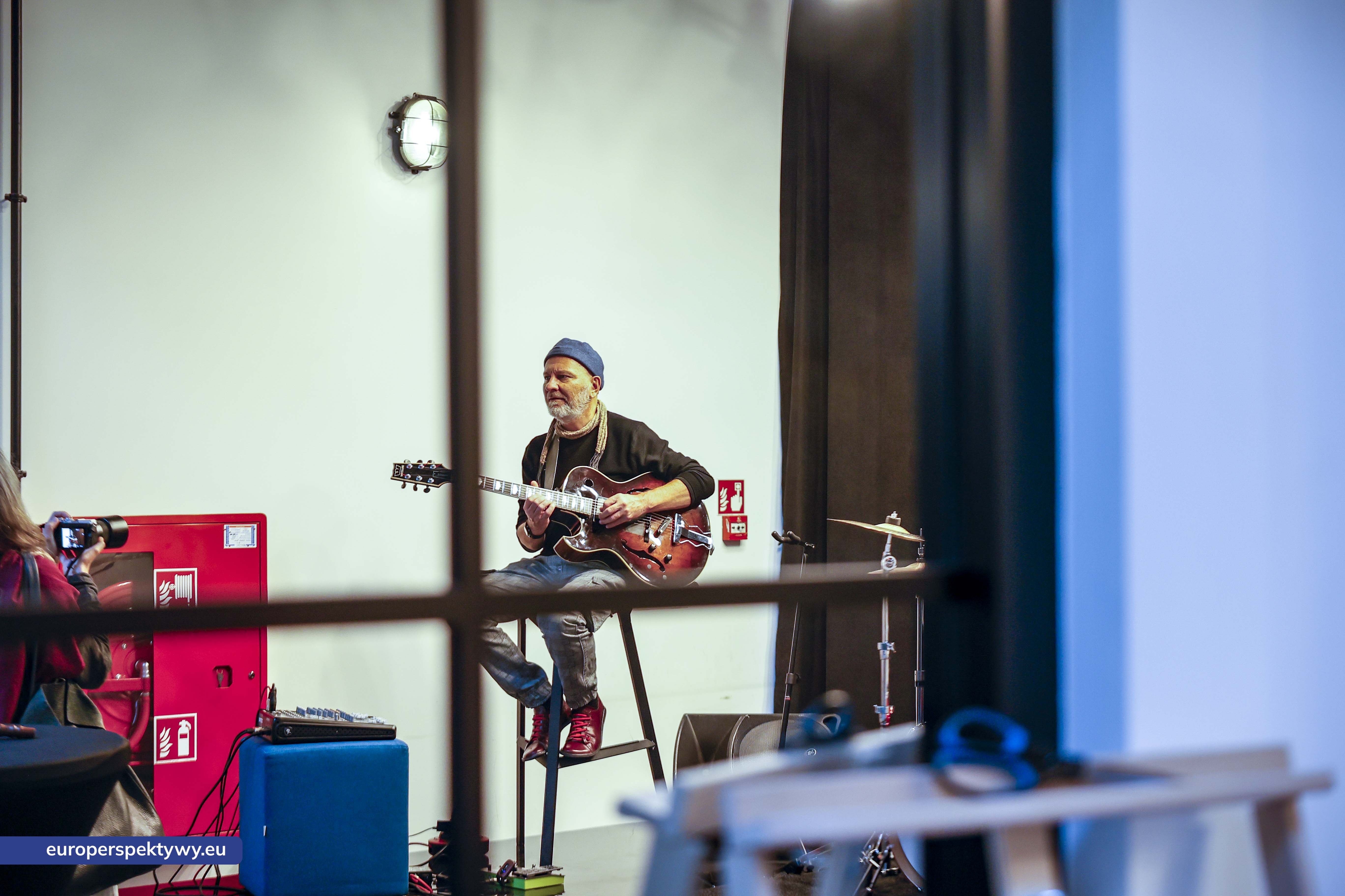 Europerspektywy Aukcja charytatywna „Wszyscy Mamy Kota” w Euvic – biznes, sztuka i dobro dla gliwickiego schroniska