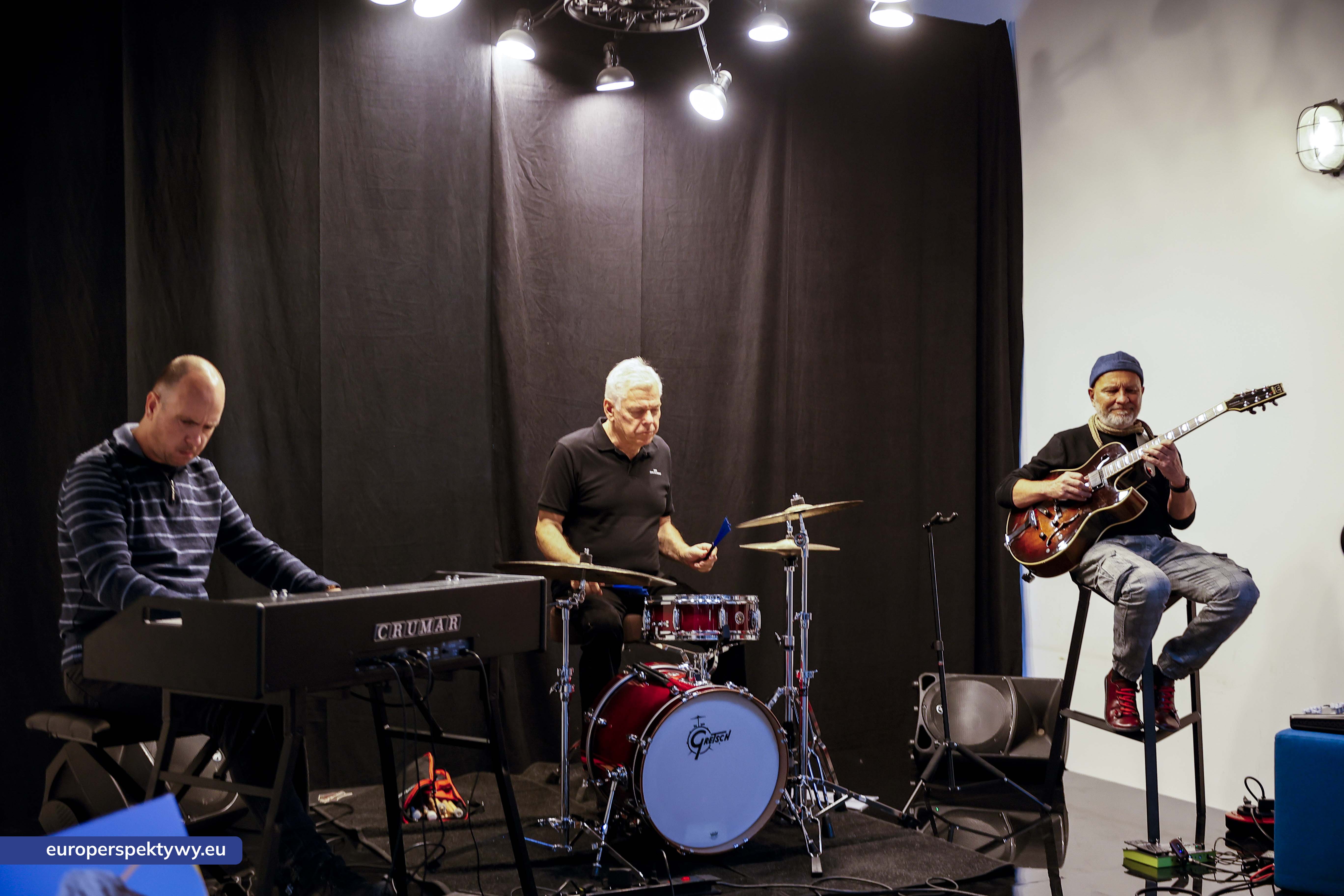 Europerspektywy Aukcja charytatywna „Wszyscy Mamy Kota” w Euvic – biznes, sztuka i dobro dla gliwickiego schroniska