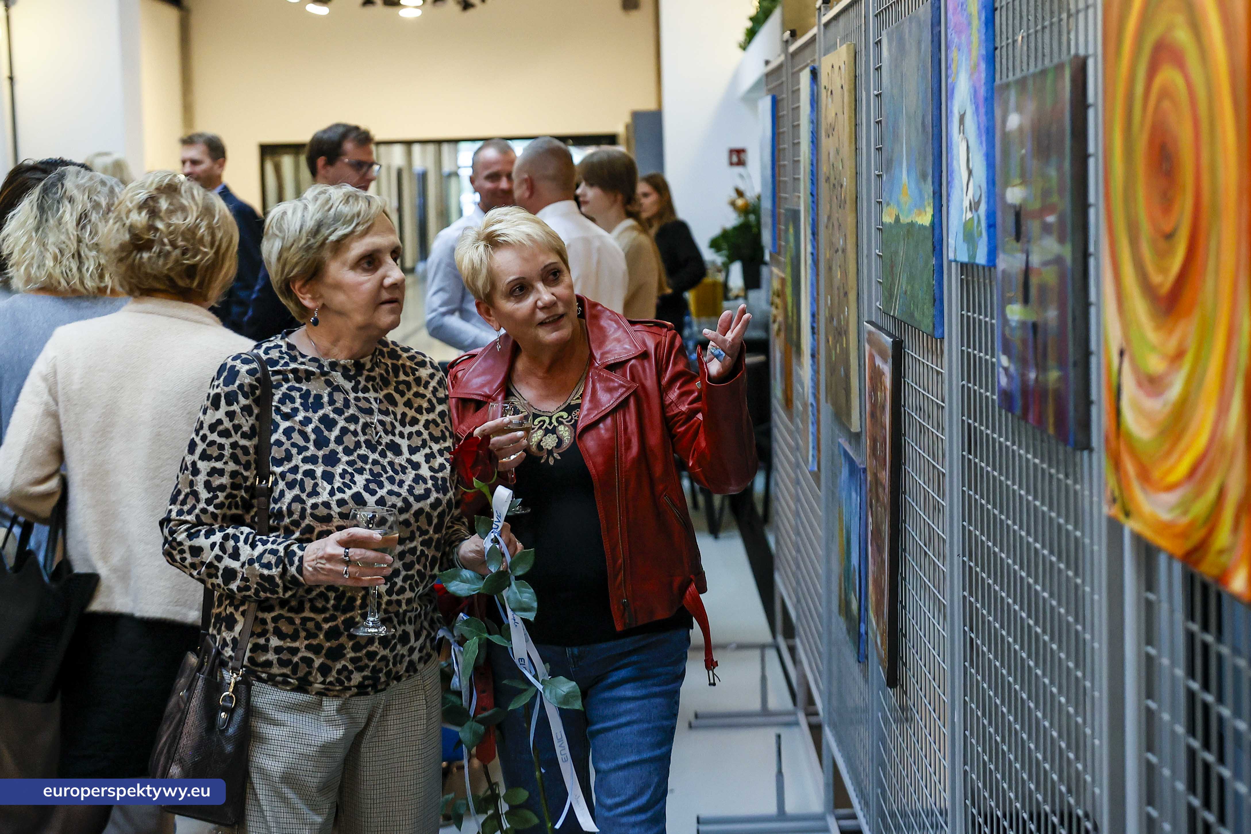 Europerspektywy Aukcja charytatywna „Wszyscy Mamy Kota” w Euvic – biznes, sztuka i dobro dla gliwickiego schroniska