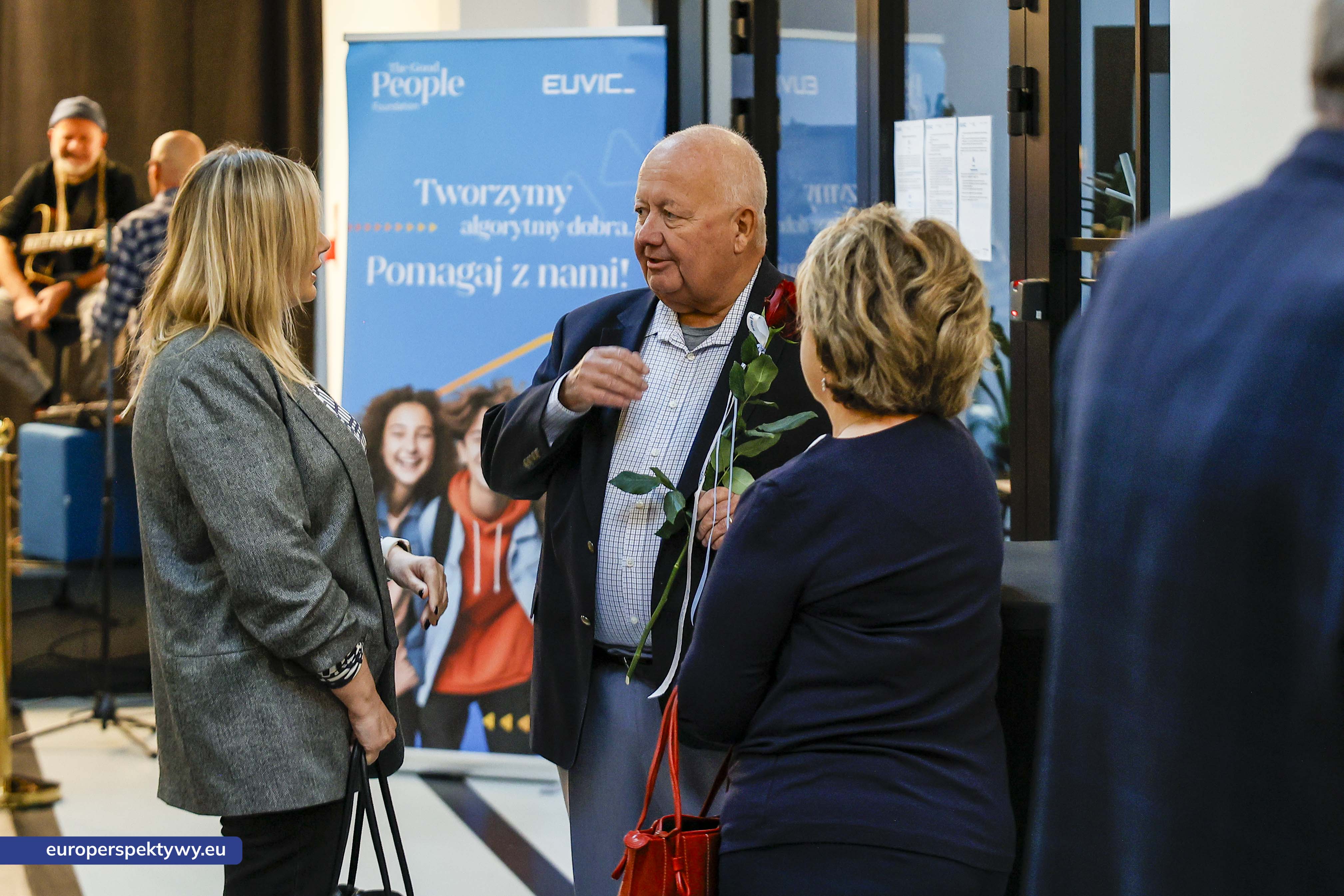 Europerspektywy Aukcja charytatywna „Wszyscy Mamy Kota” w Euvic – biznes, sztuka i dobro dla gliwickiego schroniska