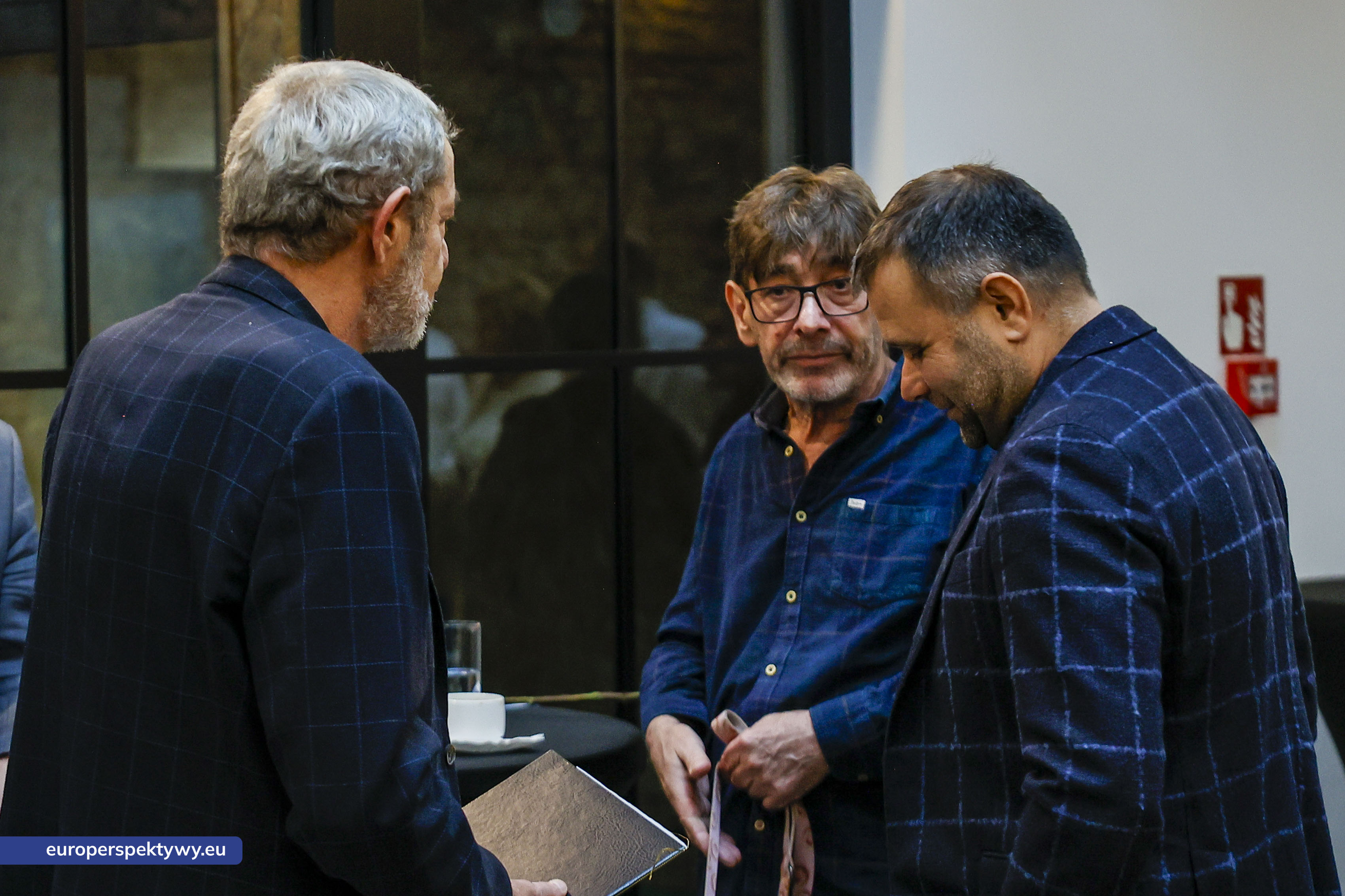 Europerspektywy Aukcja charytatywna „Wszyscy Mamy Kota” w Euvic – biznes, sztuka i dobro dla gliwickiego schroniska