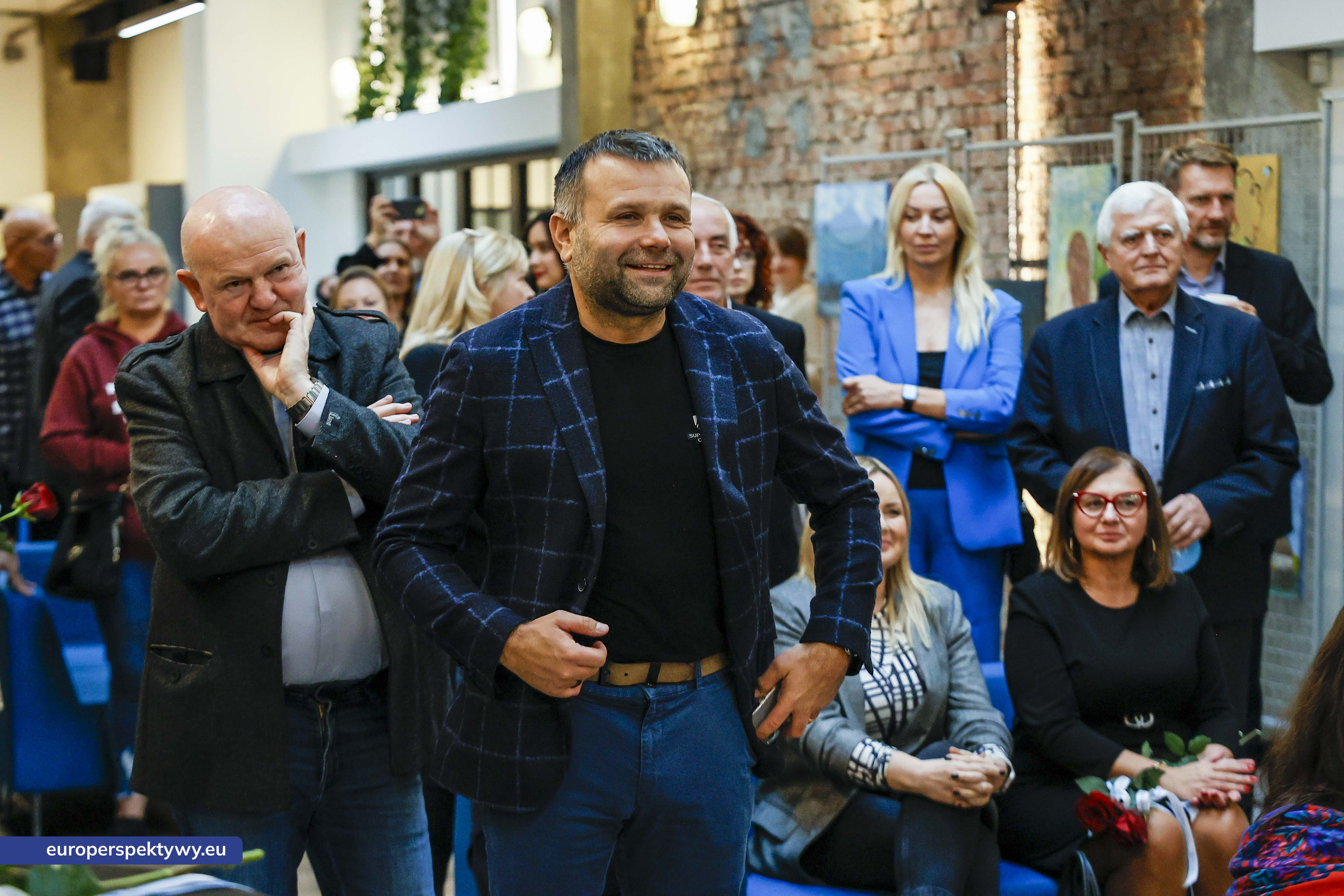 Europerspektywy Aukcja charytatywna „Wszyscy Mamy Kota” w Euvic – biznes, sztuka i dobro dla gliwickiego schroniska