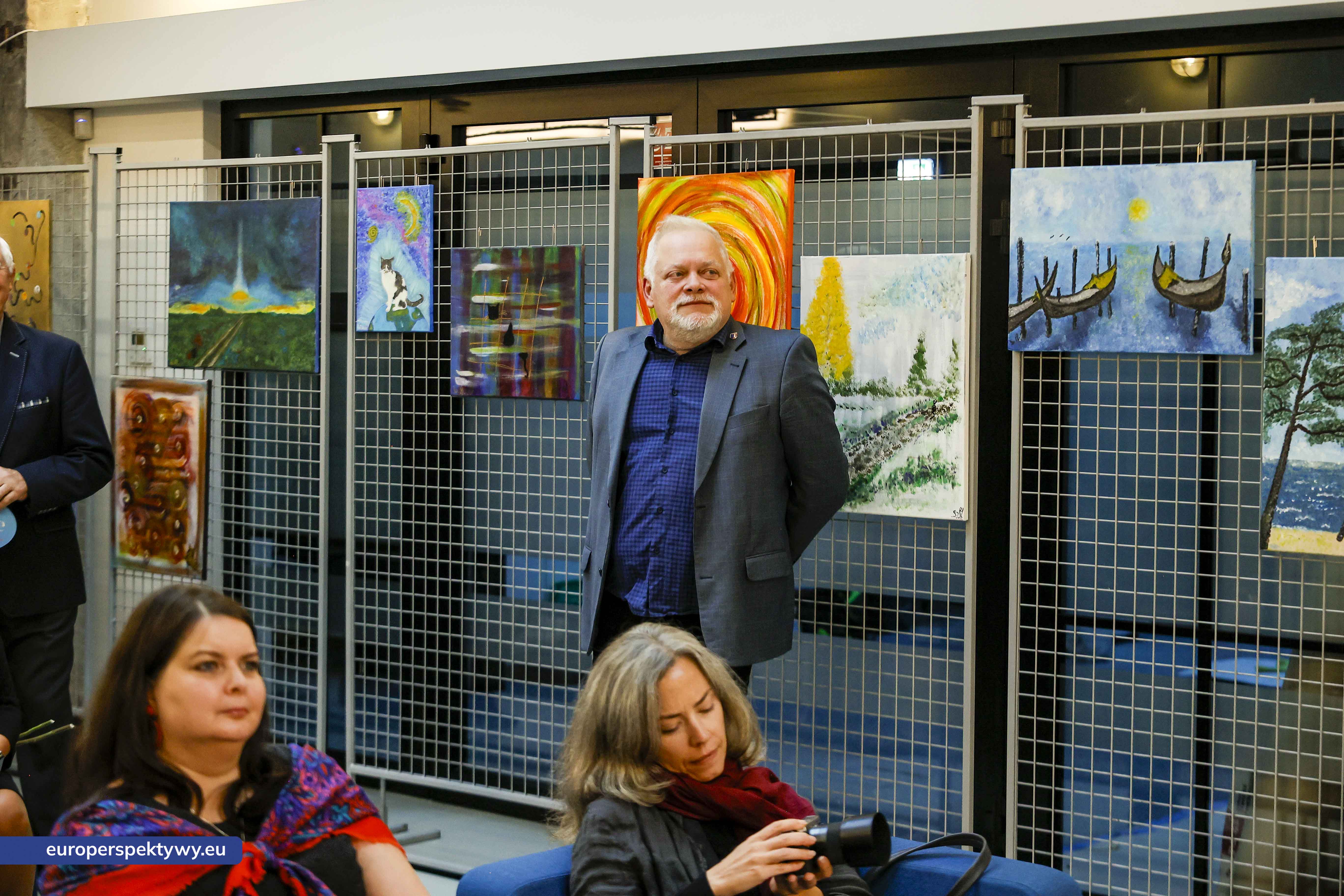 Europerspektywy Aukcja charytatywna „Wszyscy Mamy Kota” w Euvic – biznes, sztuka i dobro dla gliwickiego schroniska