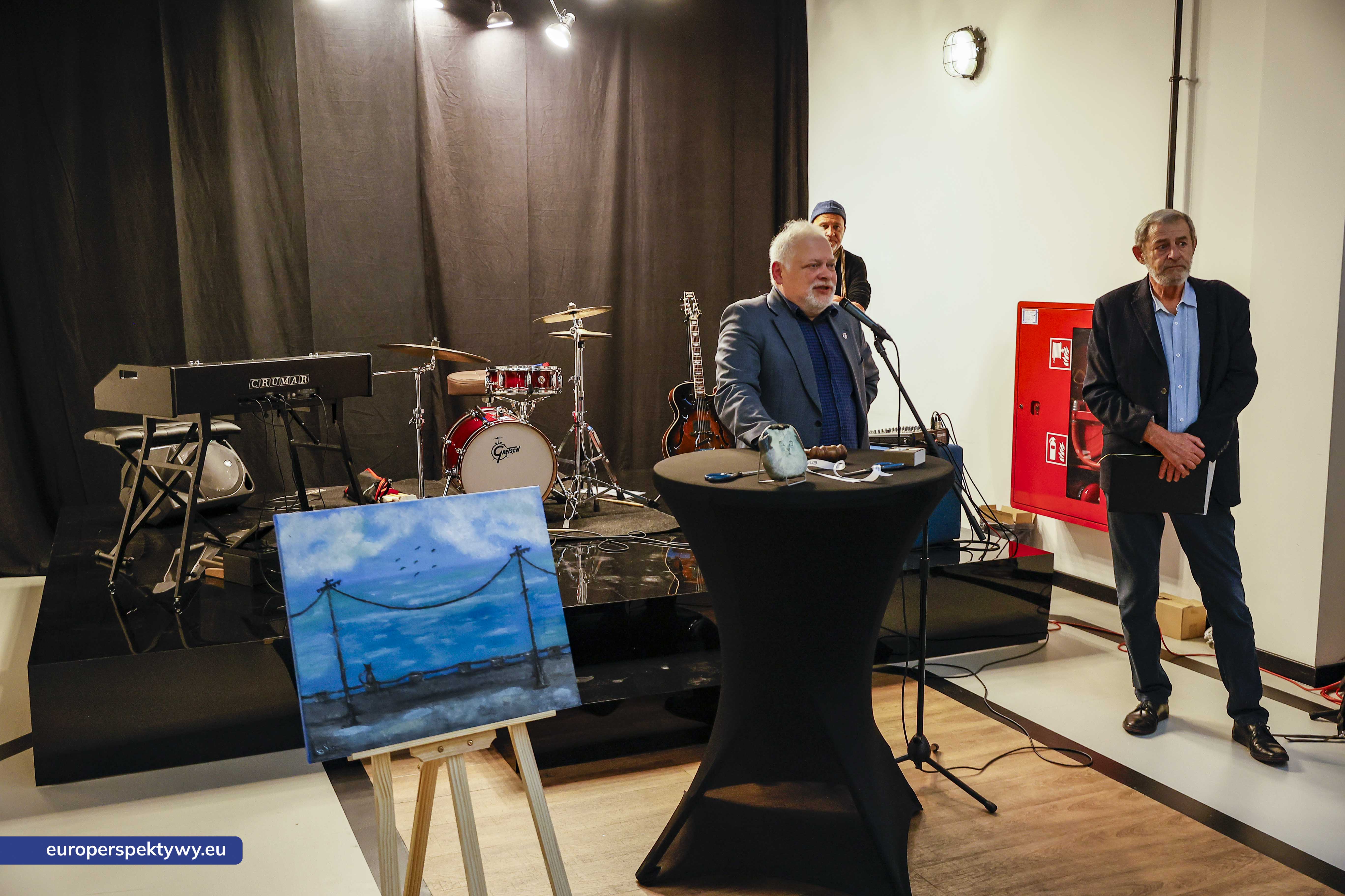 Europerspektywy Aukcja charytatywna „Wszyscy Mamy Kota” w Euvic – biznes, sztuka i dobro dla gliwickiego schroniska