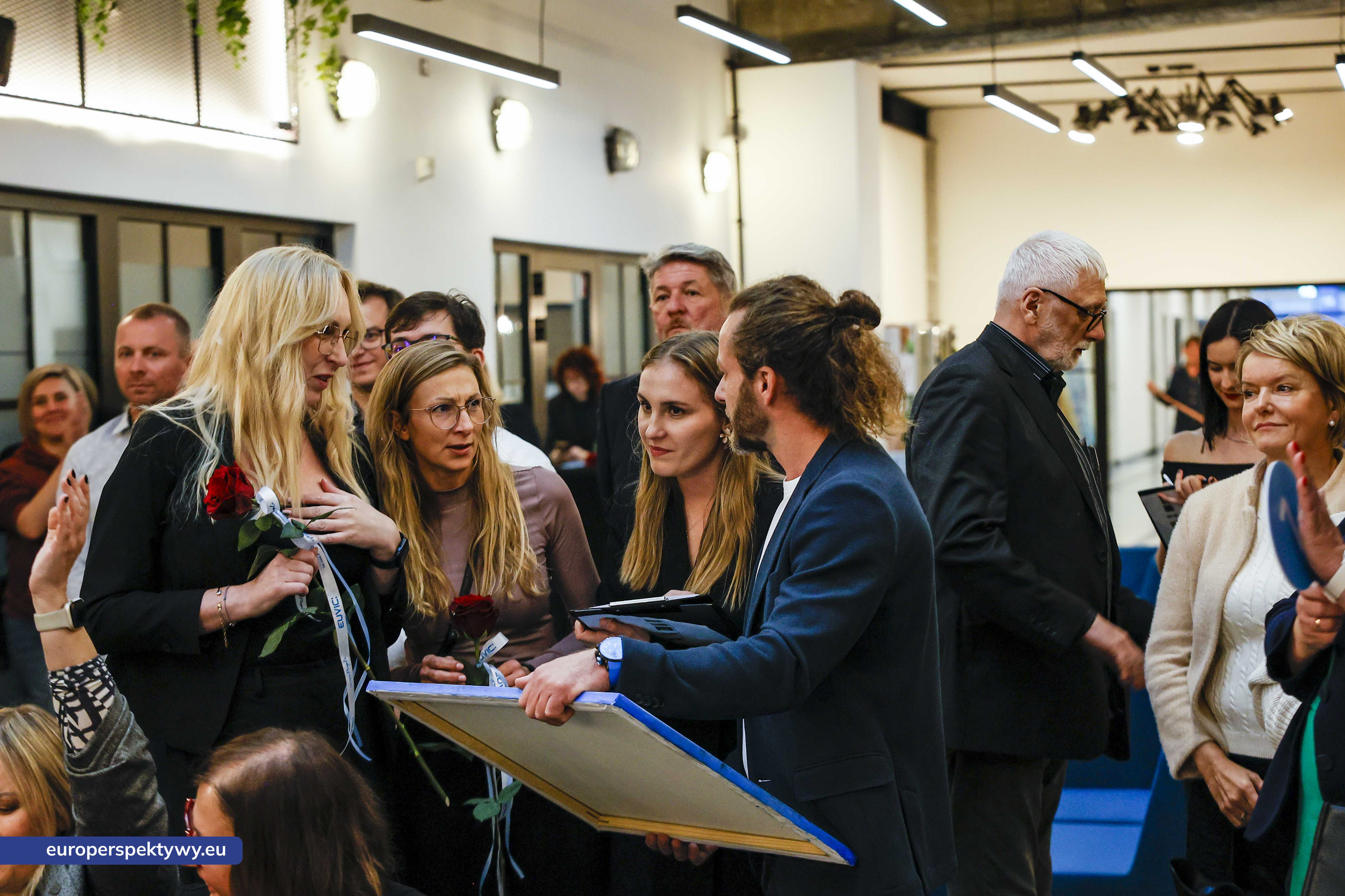 Europerspektywy Aukcja charytatywna „Wszyscy Mamy Kota” w Euvic – biznes, sztuka i dobro dla gliwickiego schroniska