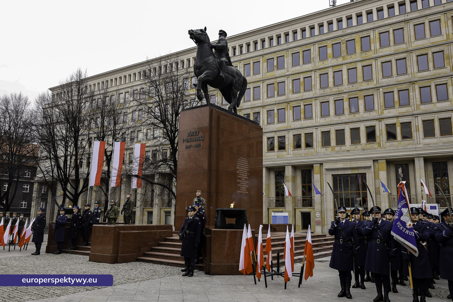 Święto niepodległości - wojewódzkie obchody przy pomniku Józefa Piłsudskiego